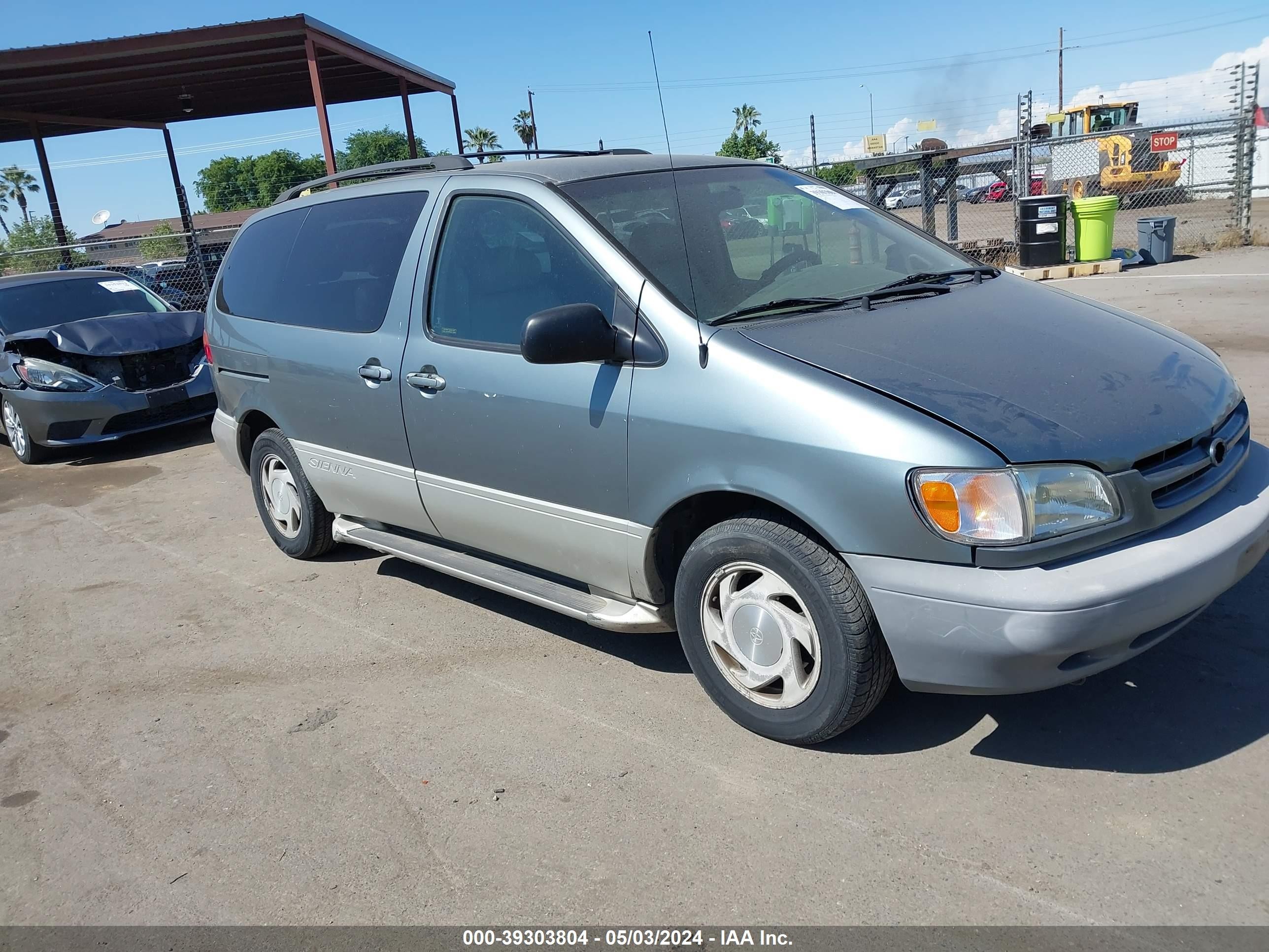 TOYOTA SIENNA 1999 4t3zf13c5xu153657