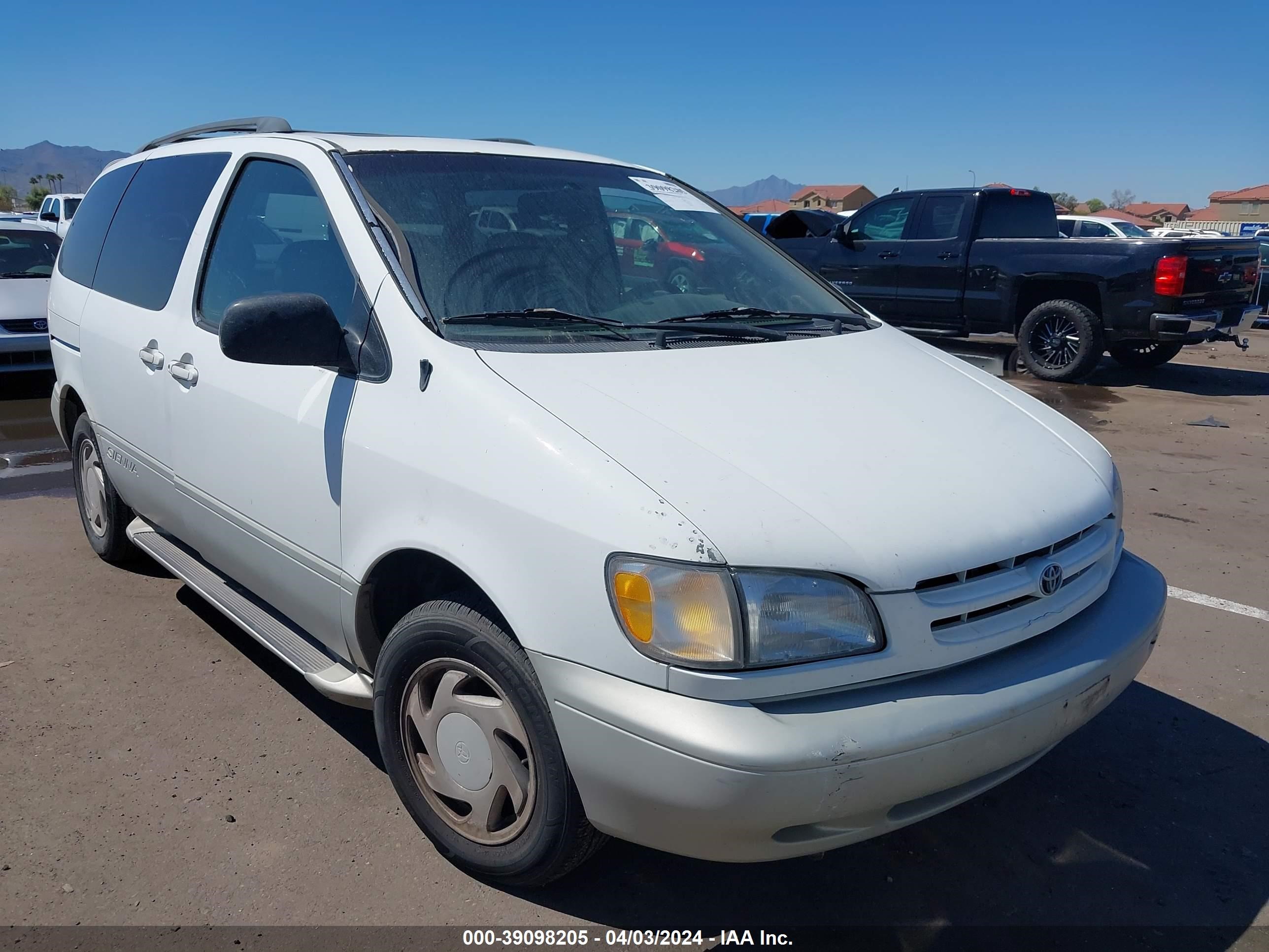 TOYOTA SIENNA 1998 4t3zf13c6wu078157