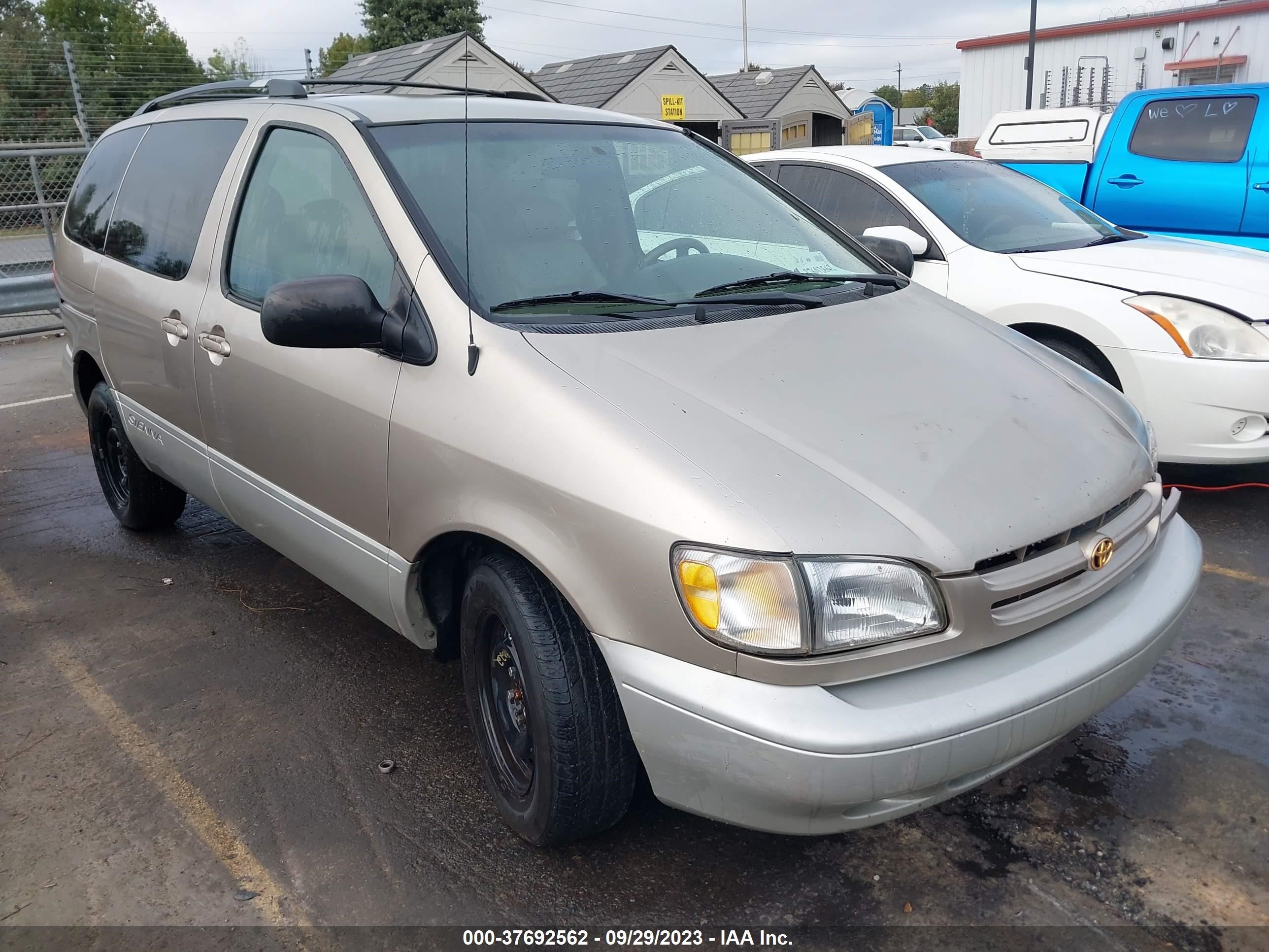 TOYOTA SIENNA 2000 4t3zf13c6yu177810