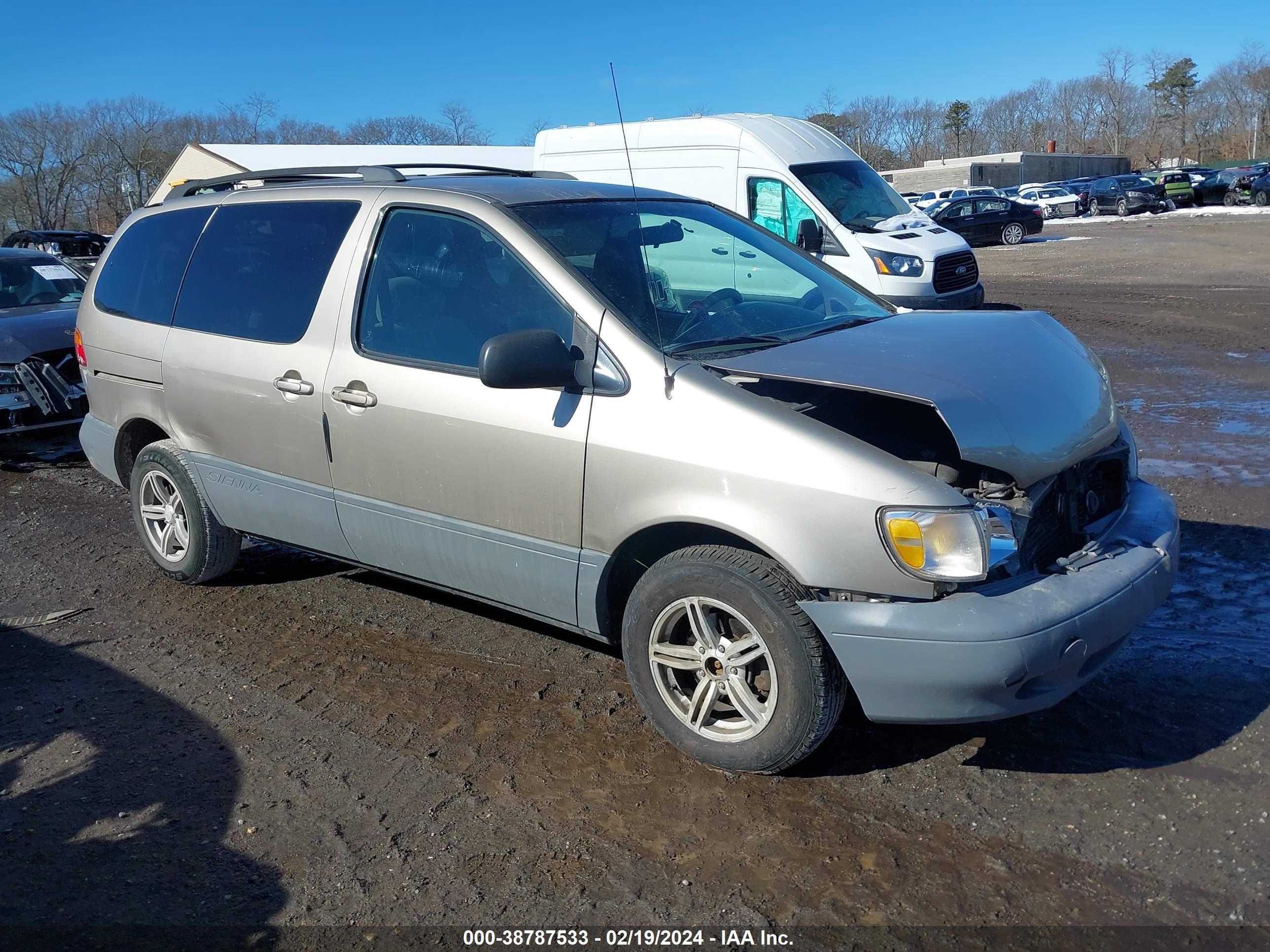 TOYOTA SIENNA 2000 4t3zf13c6yu277938