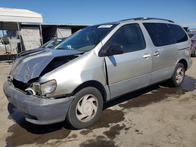 TOYOTA SIENNA LE 2002 4t3zf13c72u461986