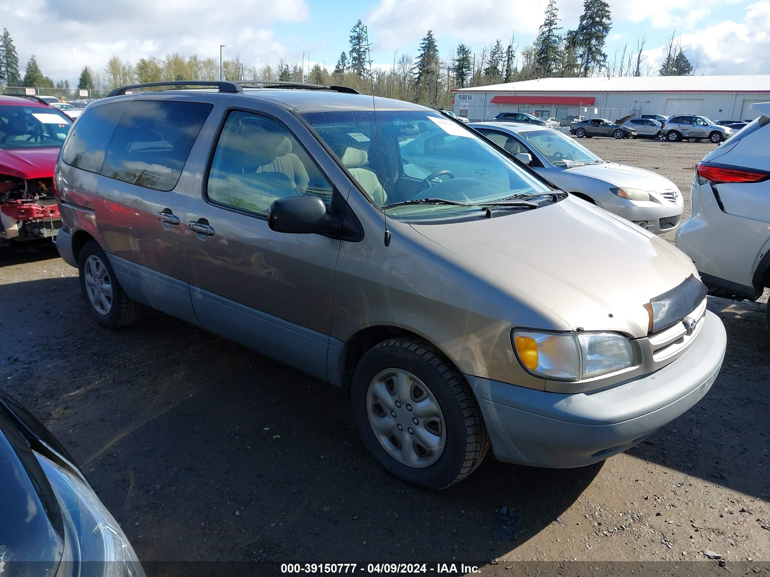 TOYOTA SIENNA 1998 4t3zf13c7wu027833