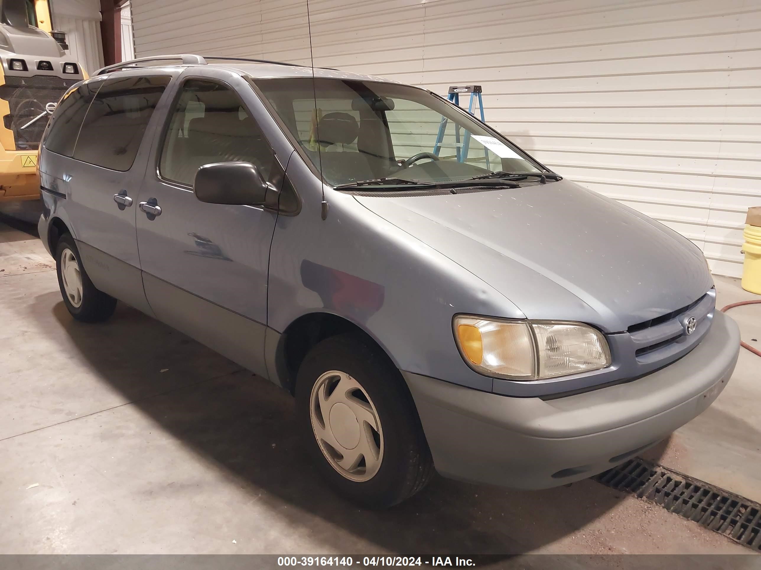 TOYOTA SIENNA 2000 4t3zf13c7yu200804