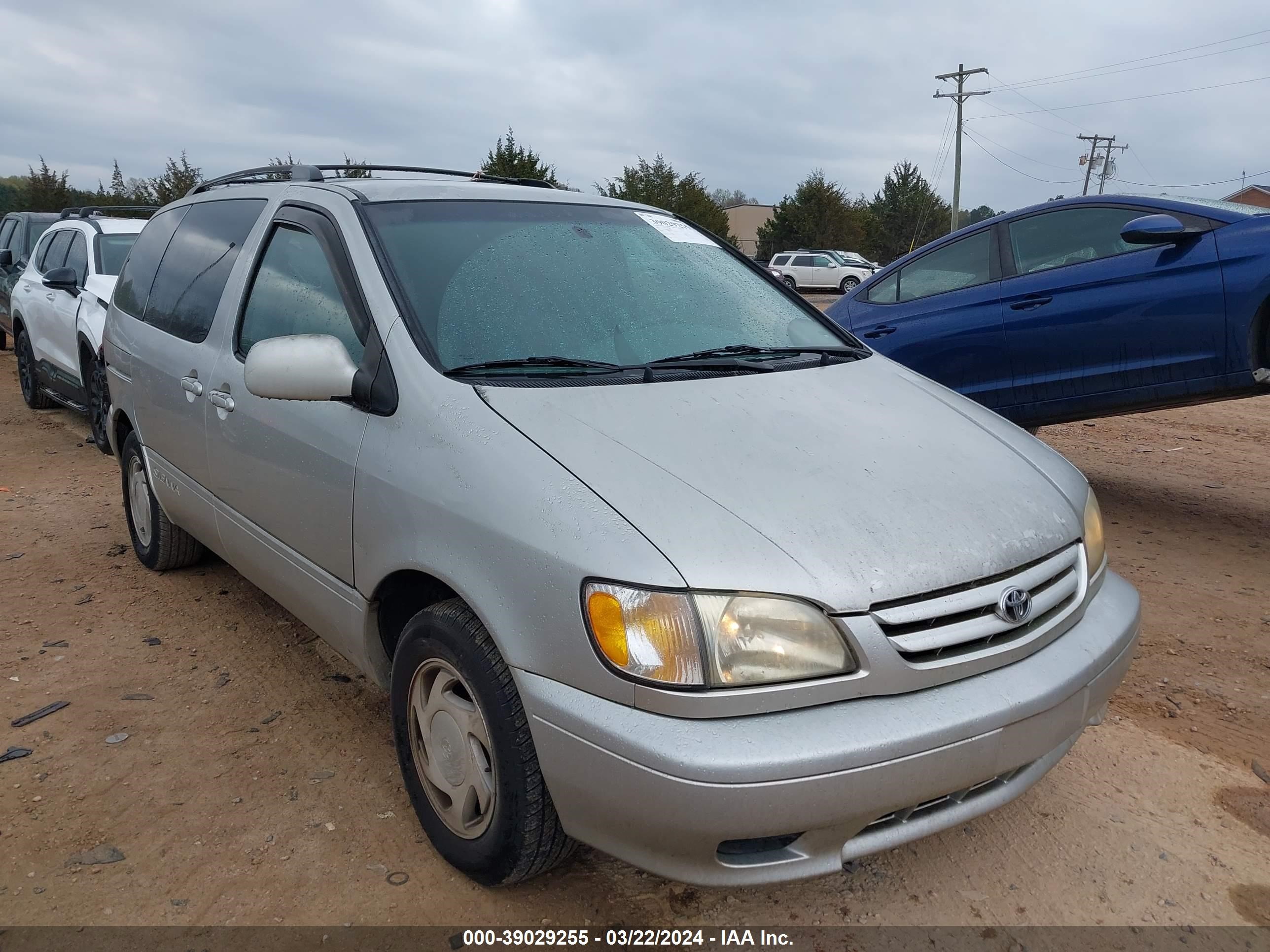 TOYOTA SIENNA 2003 4t3zf13c83u540472