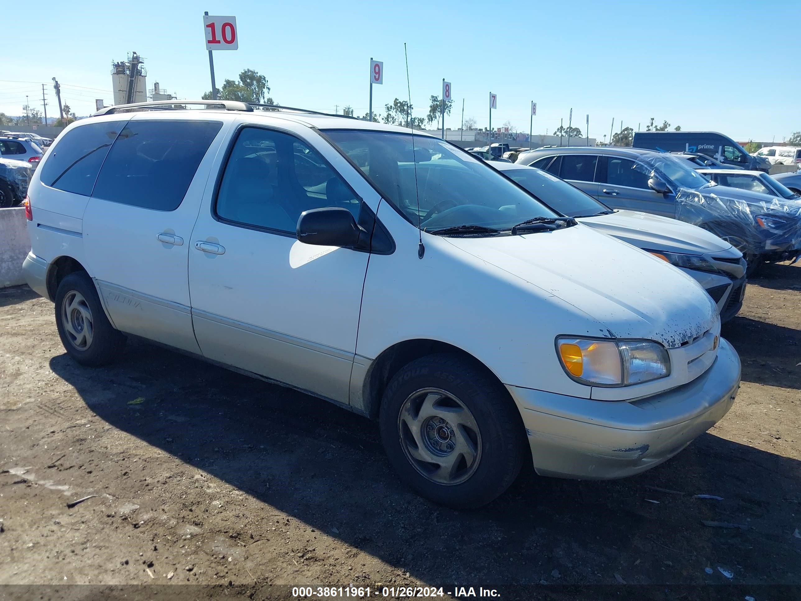 TOYOTA SIENNA 1998 4t3zf13c8wu003573