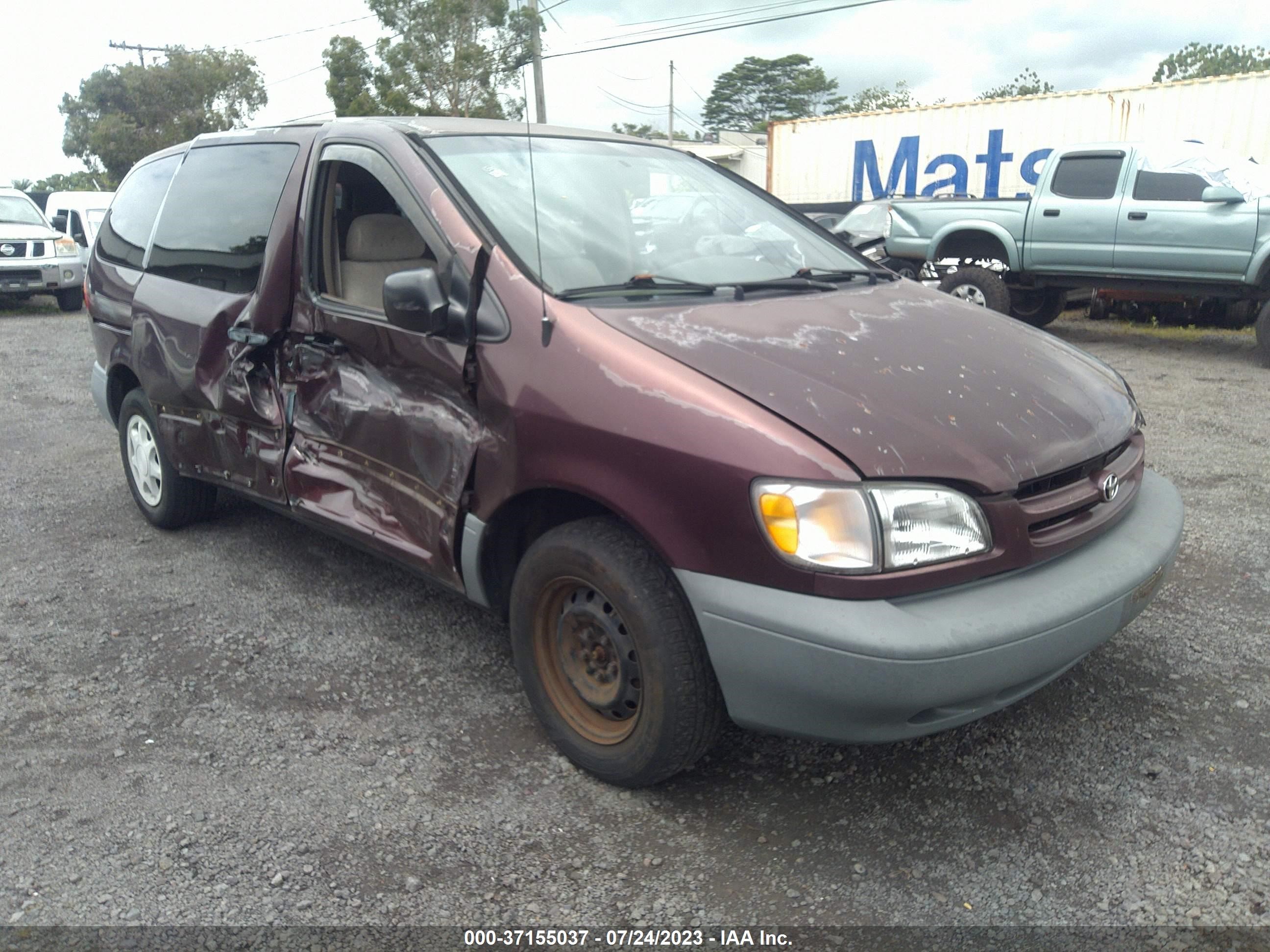 TOYOTA SIENNA 1999 4t3zf13c8xu121883