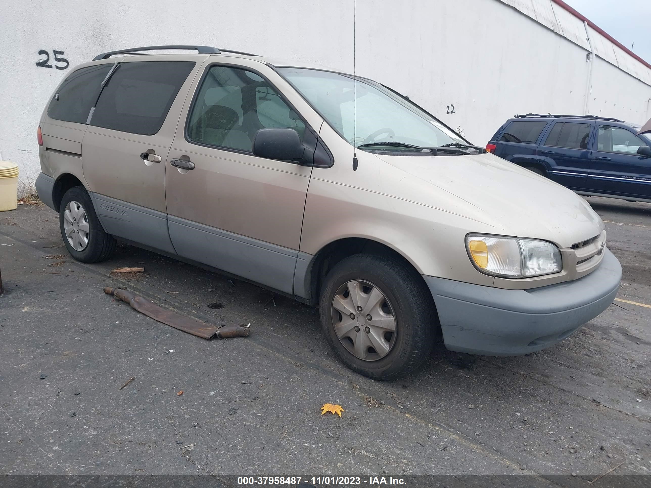 TOYOTA SIENNA 2000 4t3zf13c8yu193930