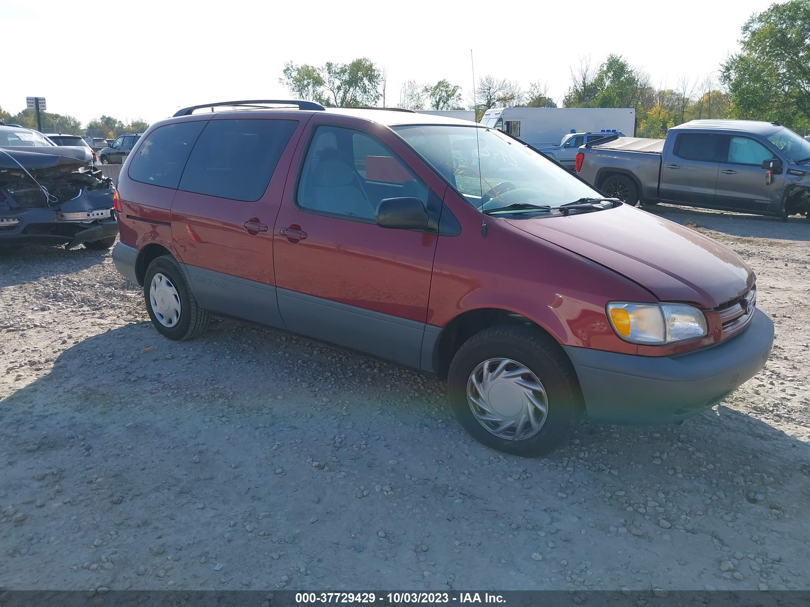 TOYOTA SIENNA 2000 4t3zf13c8yu274104