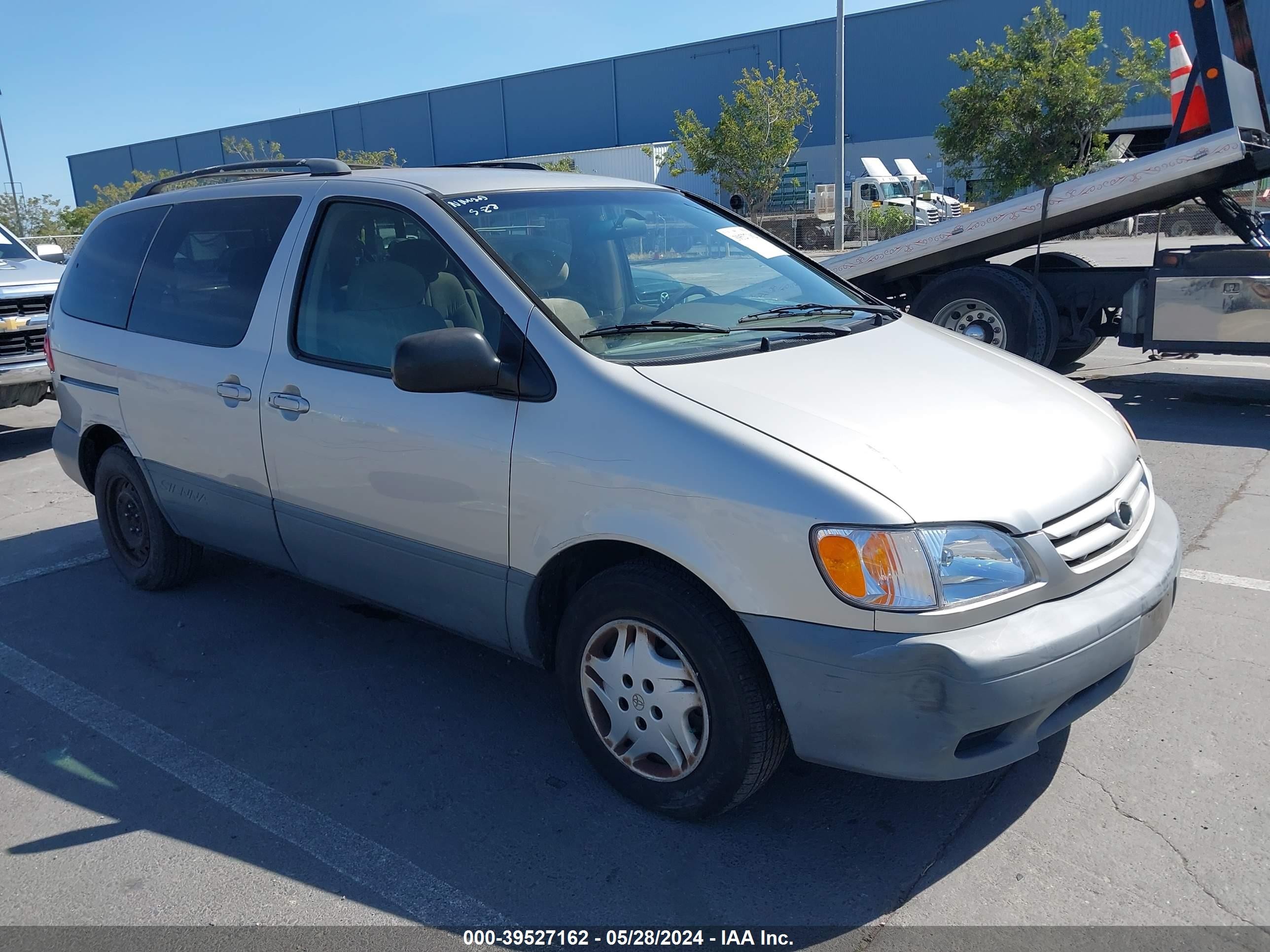 TOYOTA SIENNA 2001 4t3zf13c91u380423