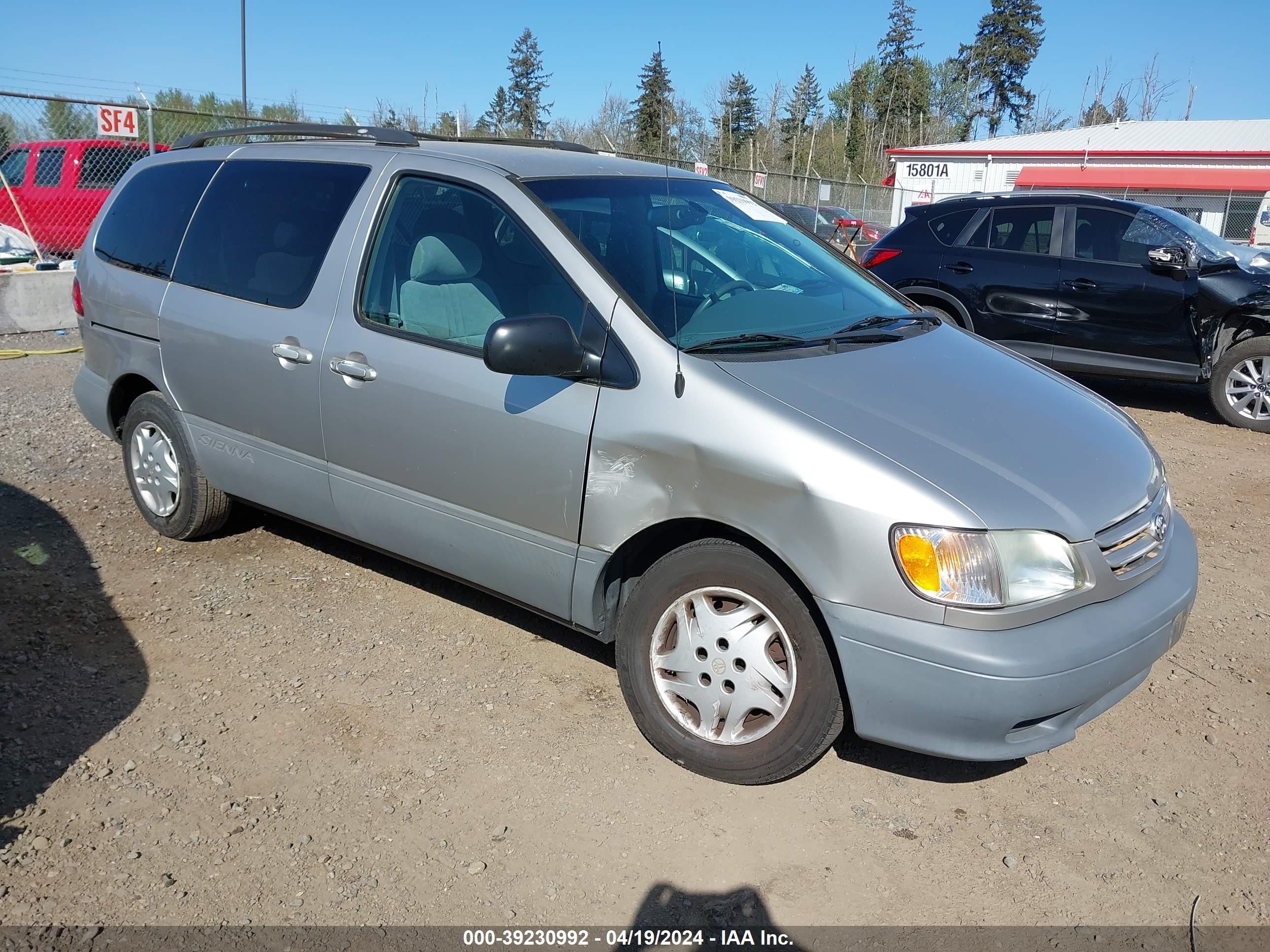 TOYOTA SIENNA 2002 4t3zf13c92u442534