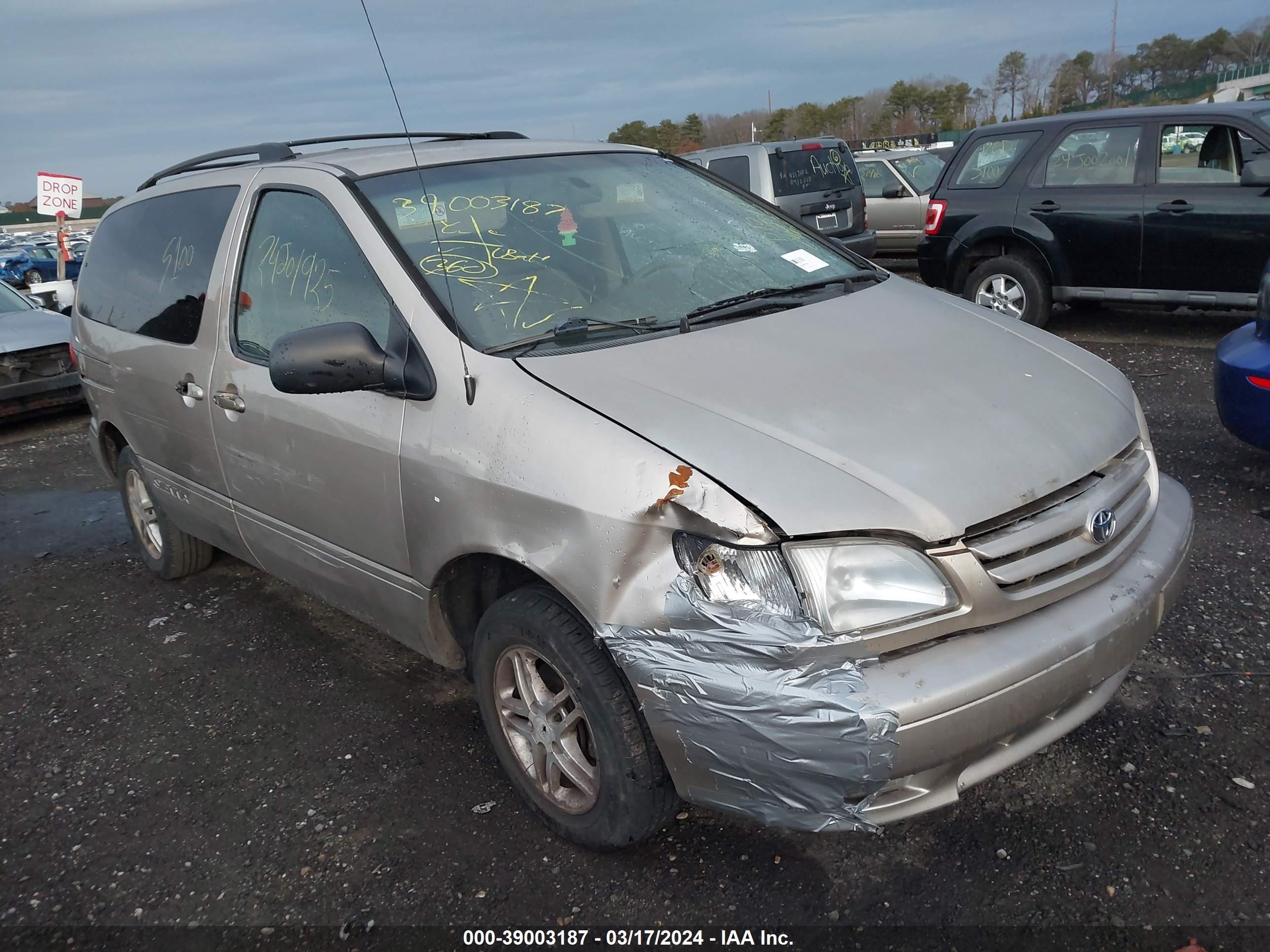 TOYOTA SIENNA 2002 4t3zf13c92u444185