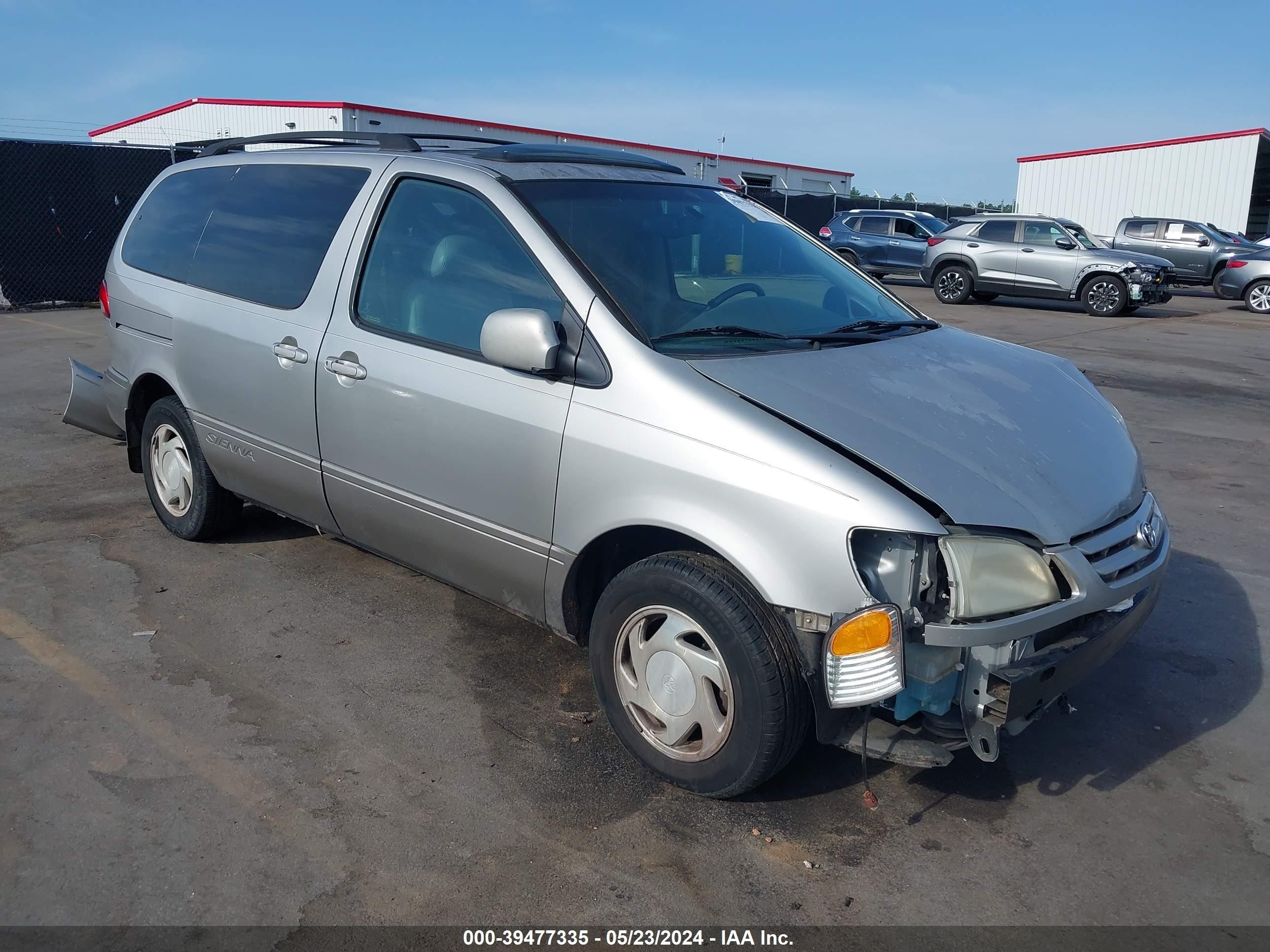 TOYOTA SIENNA 2002 4t3zf13c92u469250