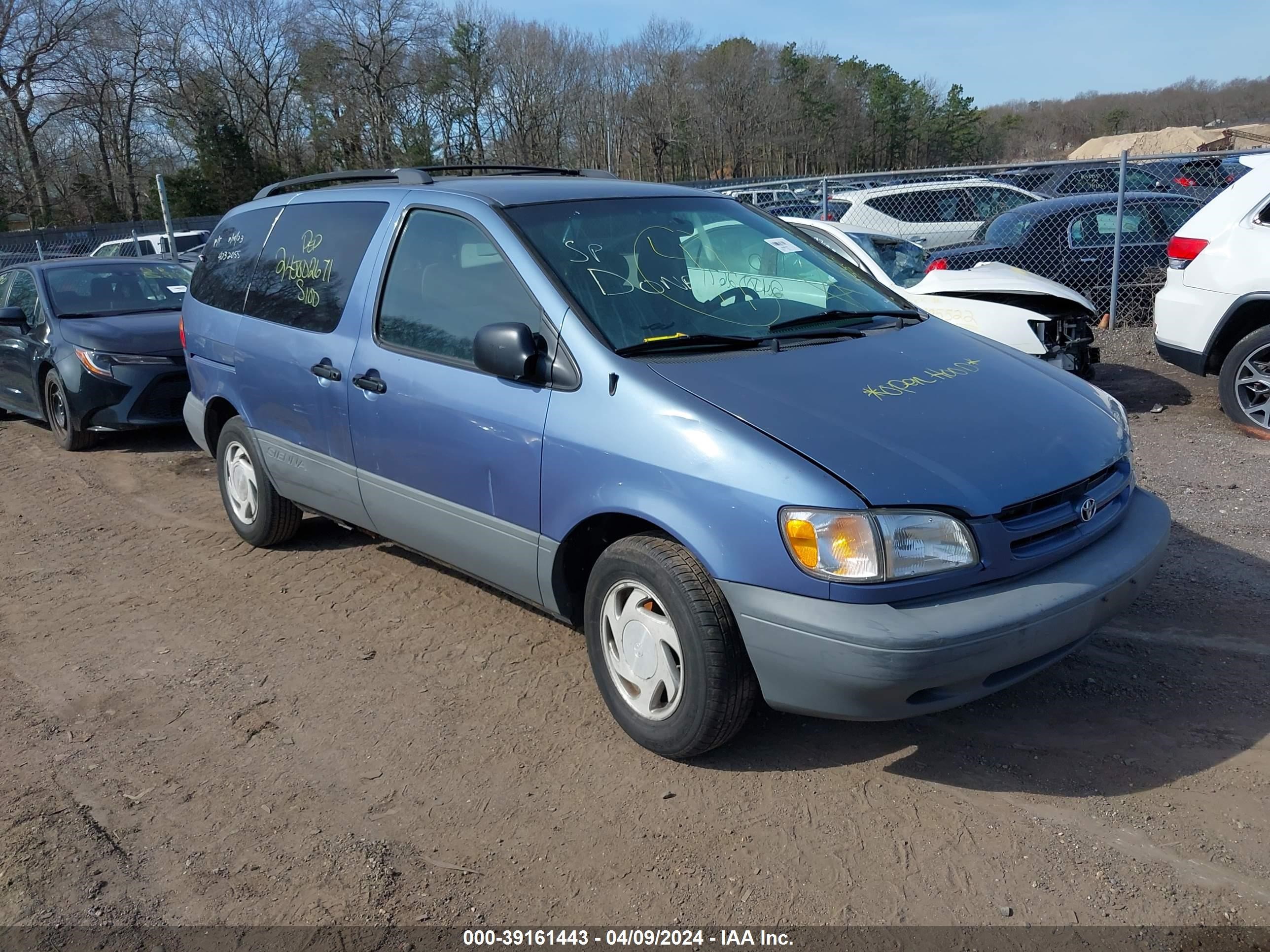 TOYOTA SIENNA 2000 4t3zf13c9yu271308