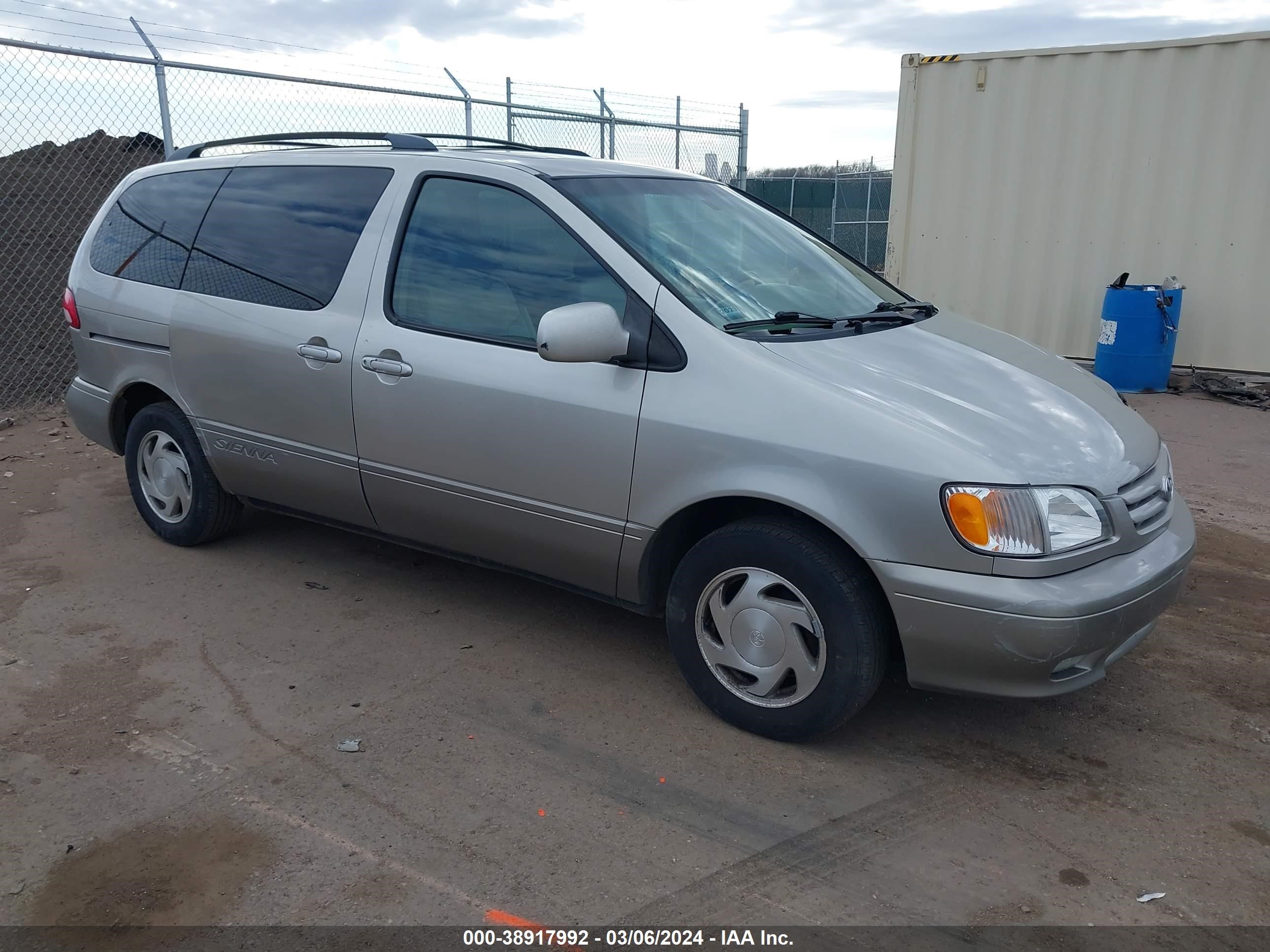 TOYOTA SIENNA 2001 4t3zf13cx1u350072