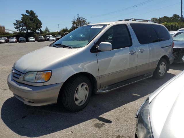 TOYOTA SIENNA LE 2002 4t3zf13cx2u466714