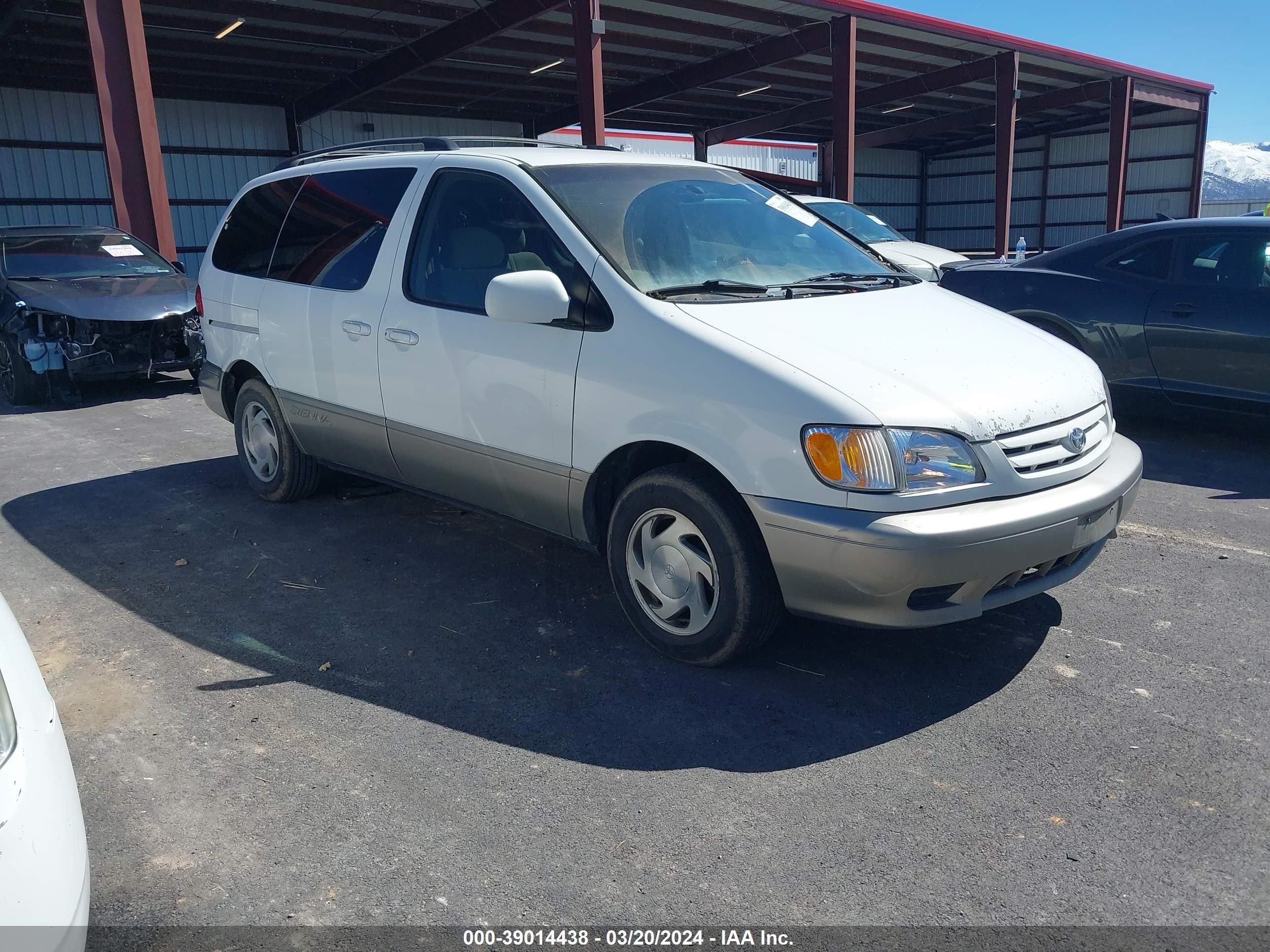 TOYOTA SIENNA 2002 4t3zf13cx2u500411