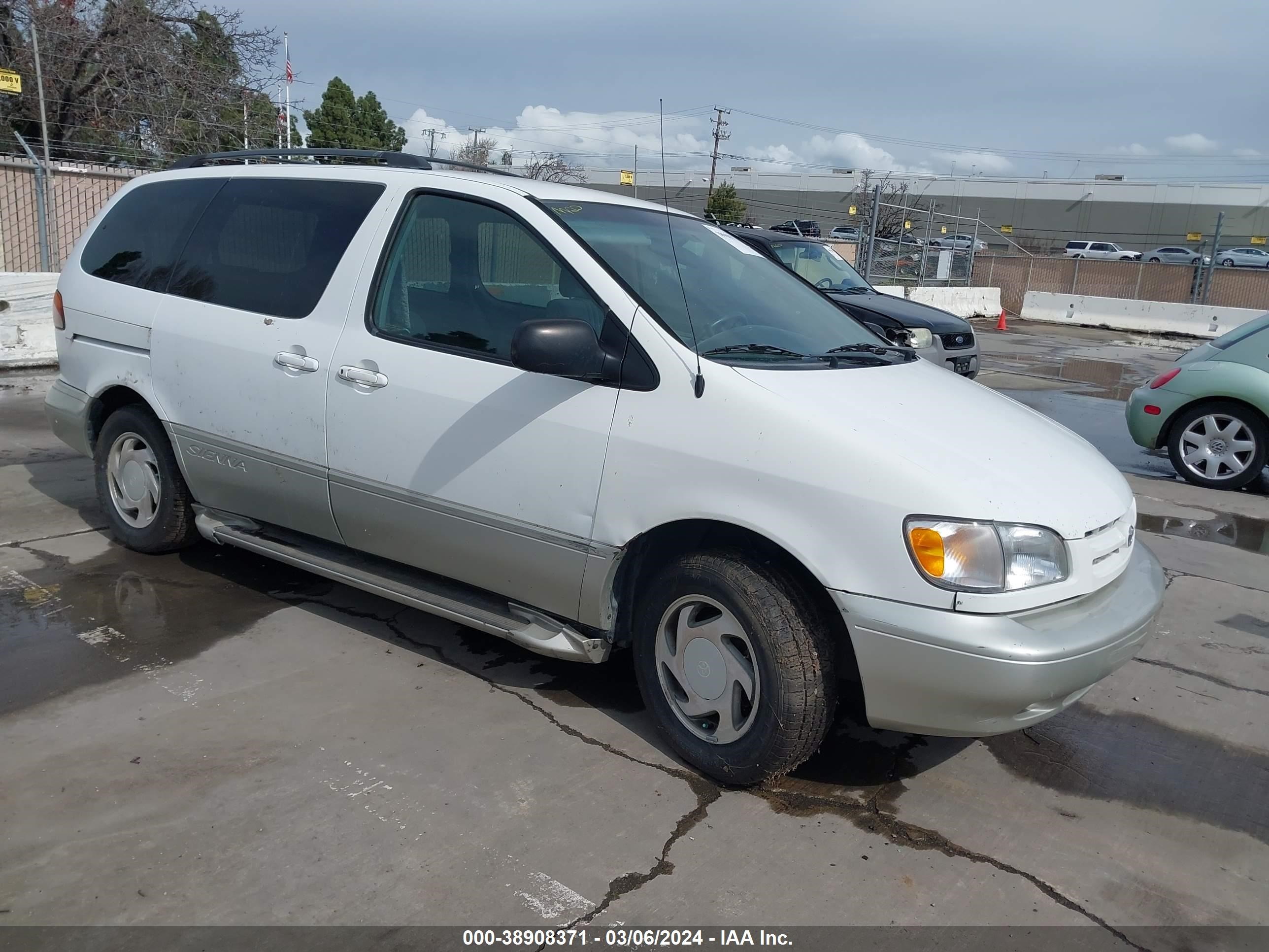 TOYOTA SIENNA 1998 4t3zf13cxwu043931