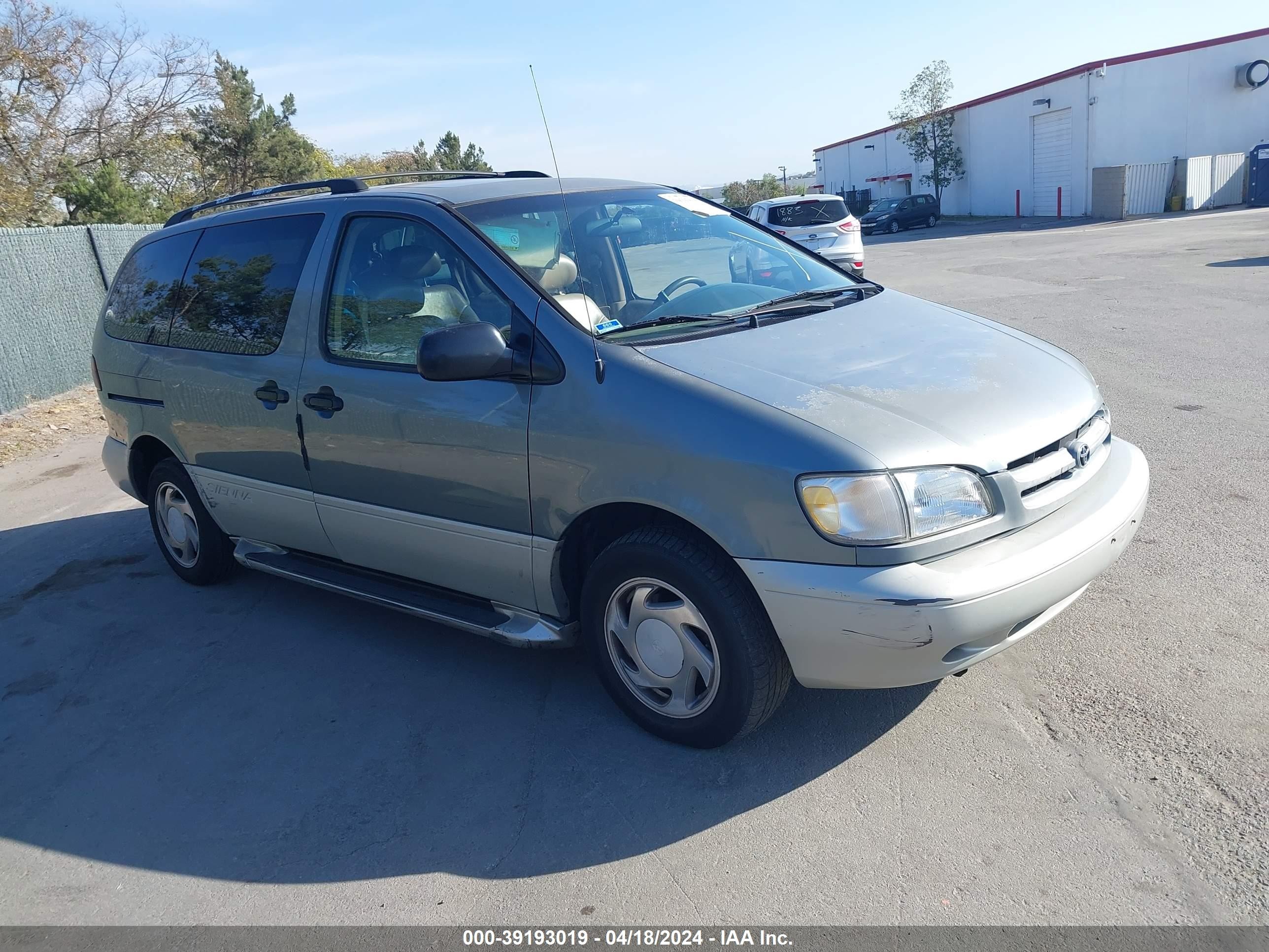 TOYOTA SIENNA 1998 4t3zf13cxwu051866