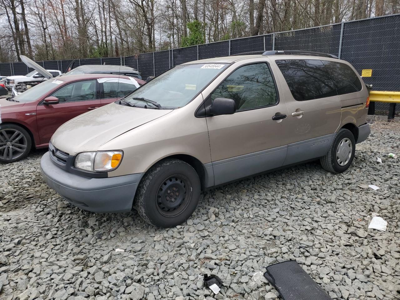 TOYOTA SIENNA 2000 4t3zf13cxyu272032