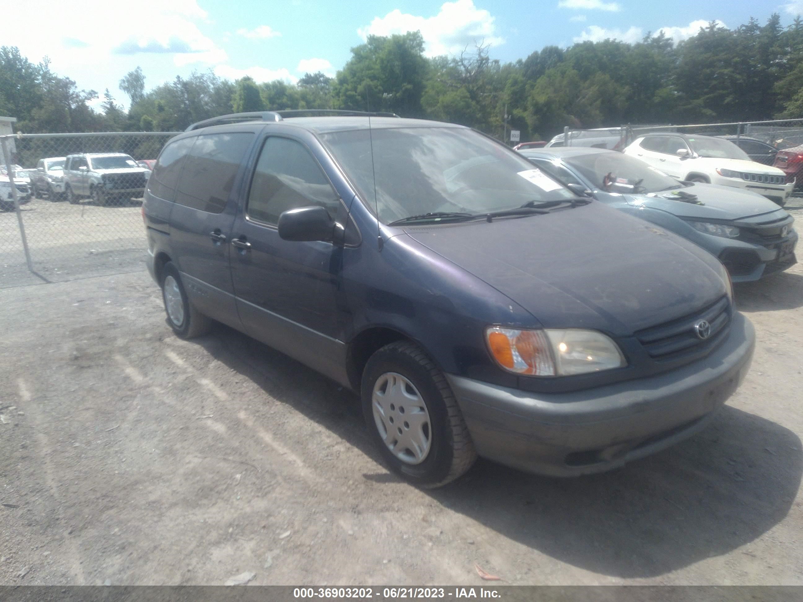 TOYOTA SIENNA 2003 4t3zf19c03u548055