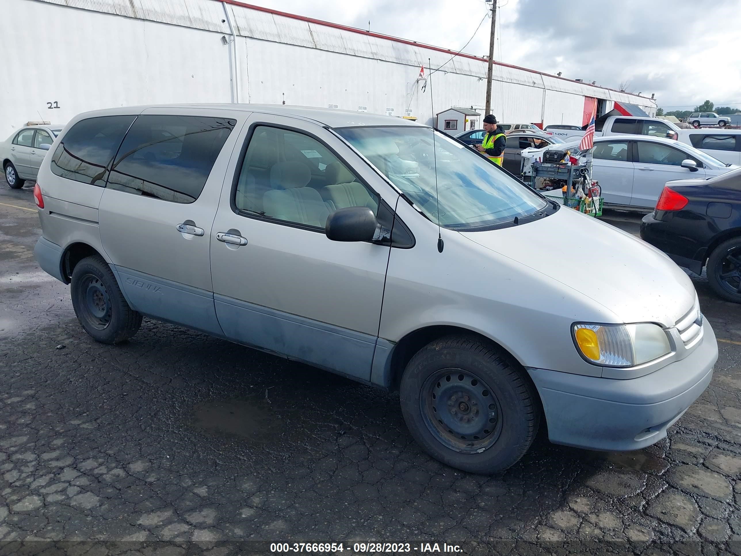 TOYOTA SIENNA 2001 4t3zf19c81u321628