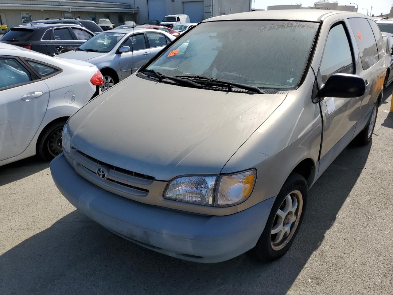 TOYOTA SIENNA 2000 4t3zf19c9yu199386