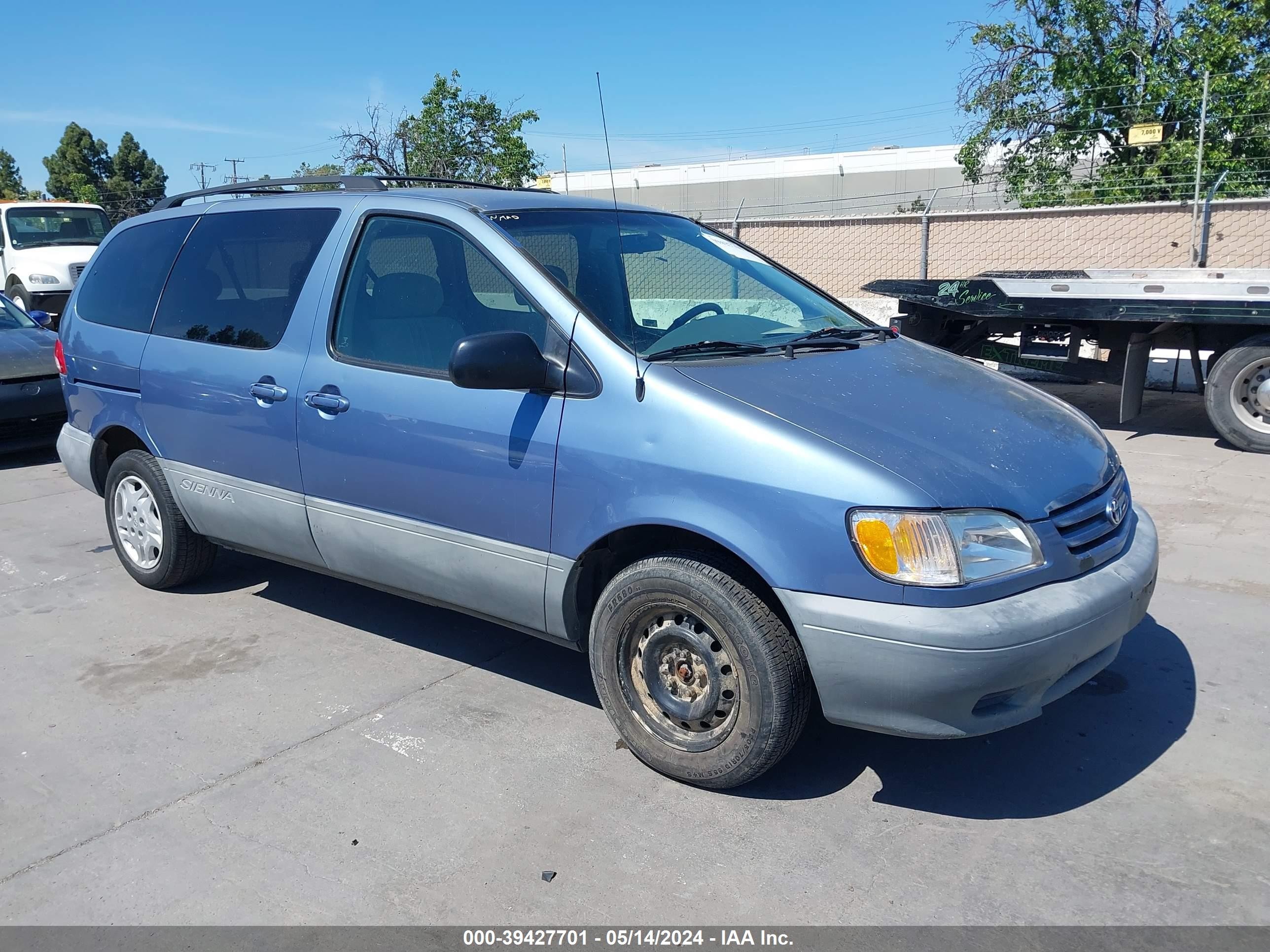 TOYOTA SIENNA 2002 4t3zf19cx2u473458