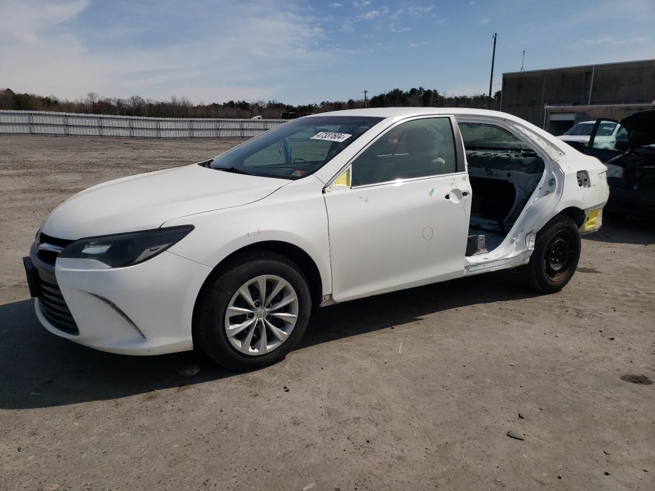 TOYOTA CAMRY 2015 4t4bf1fk3fr496467