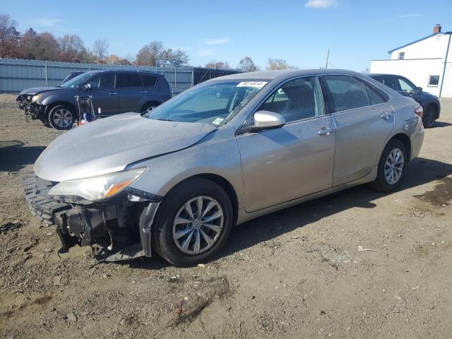 TOYOTA CAMRY LE 2015 4t4bf1fk4fr511817