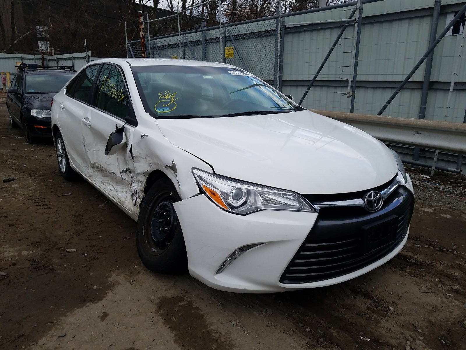 TOYOTA CAMRY LE 2016 4t4bf1fk4gr581562