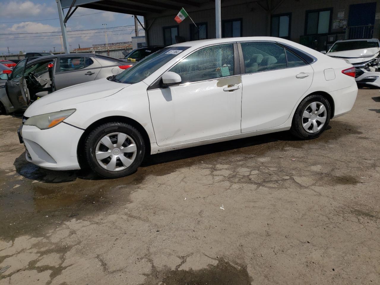 TOYOTA CAMRY 2015 4t4bf1fkxfr492559