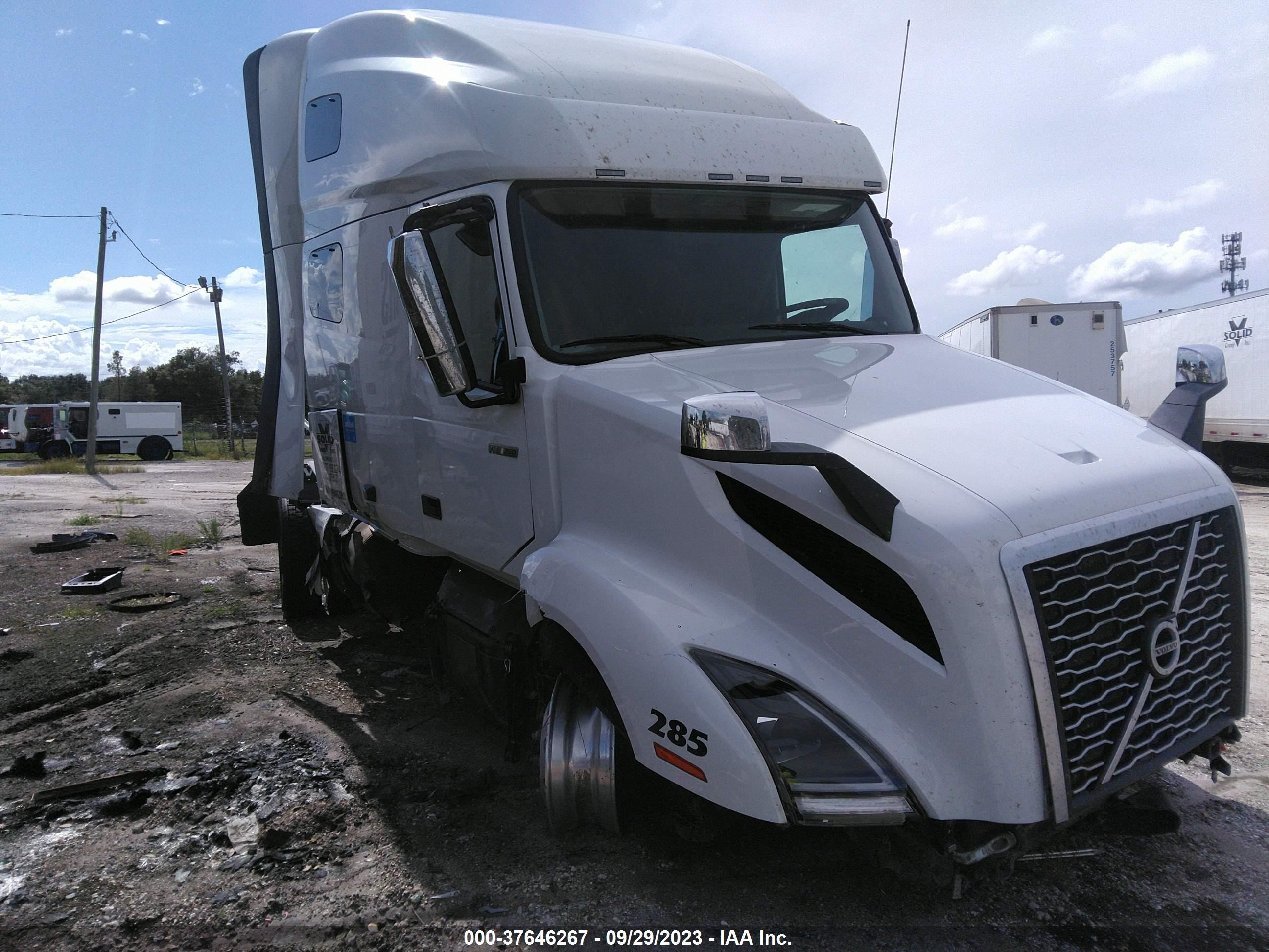 VOLVO NULL 2023 4v4nc9eh4pn309052