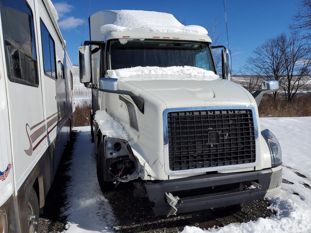 VOLVO NULL 2018 4v4nc9eh6jn893817