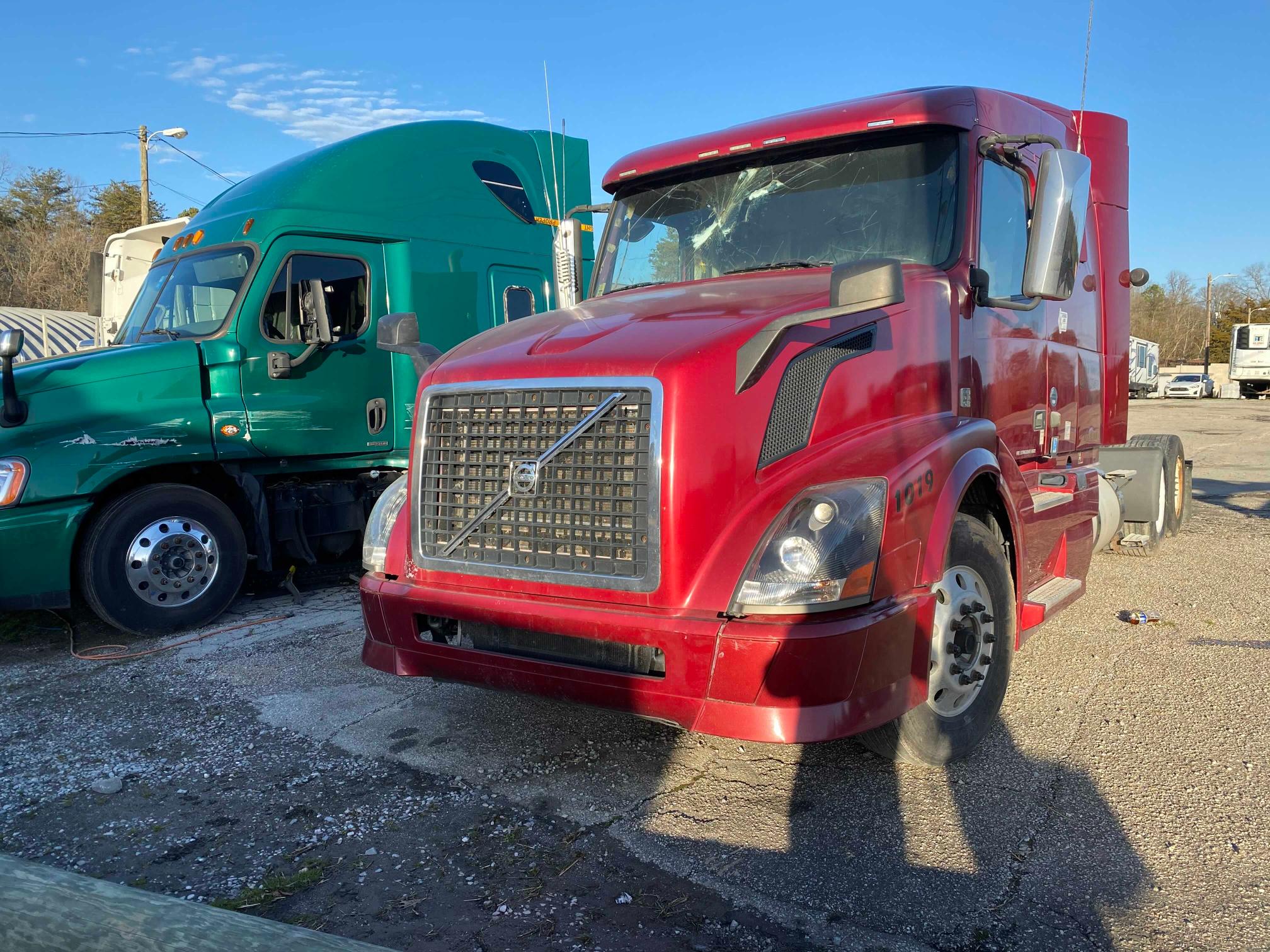 VOLVO VN VNL 2014 4v4nc9eh7en155837