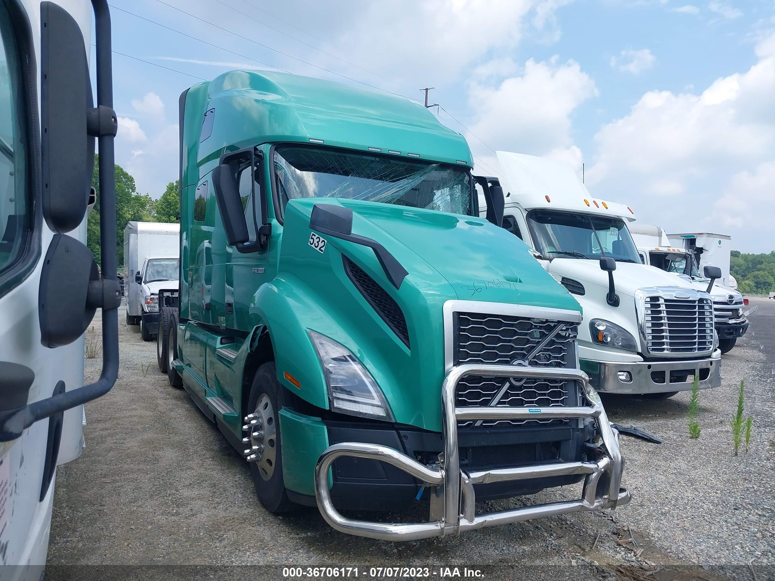 VOLVO NULL 2023 4v4nc9eh7pn324712