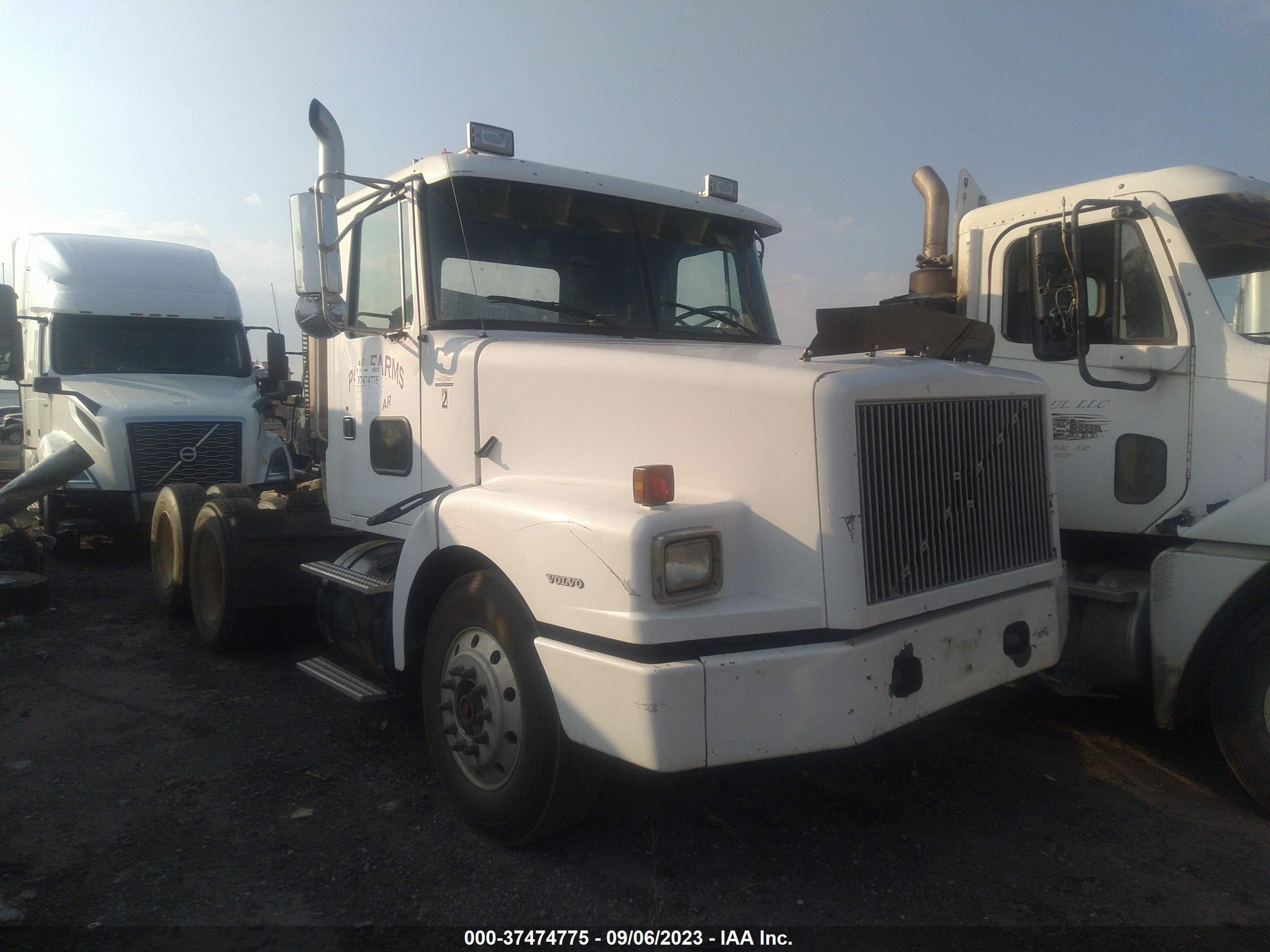 VOLVO ALL 1998 4vgjdarf5wn864471