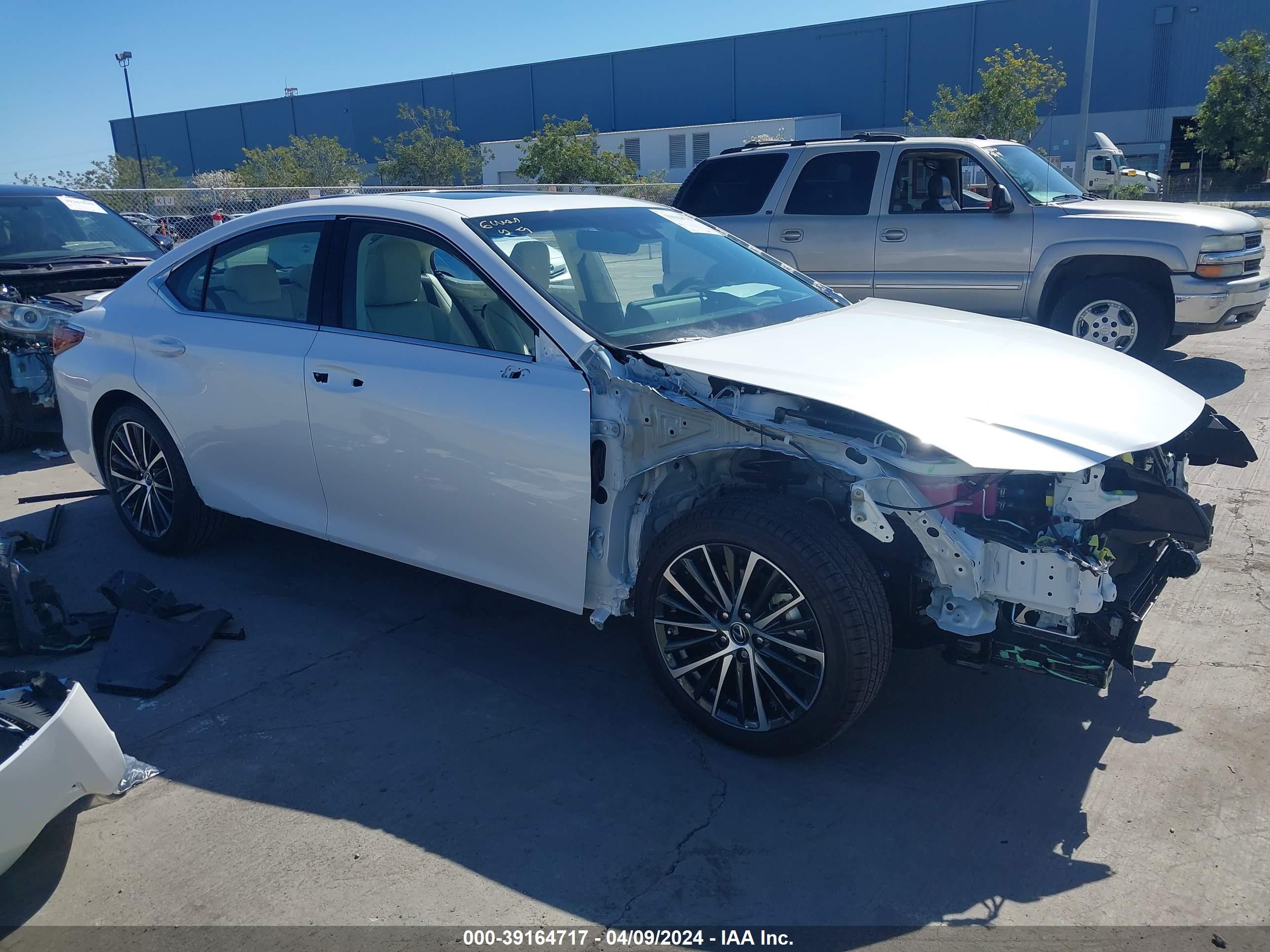 LEXUS ES 2024 58ada1c12ru045928