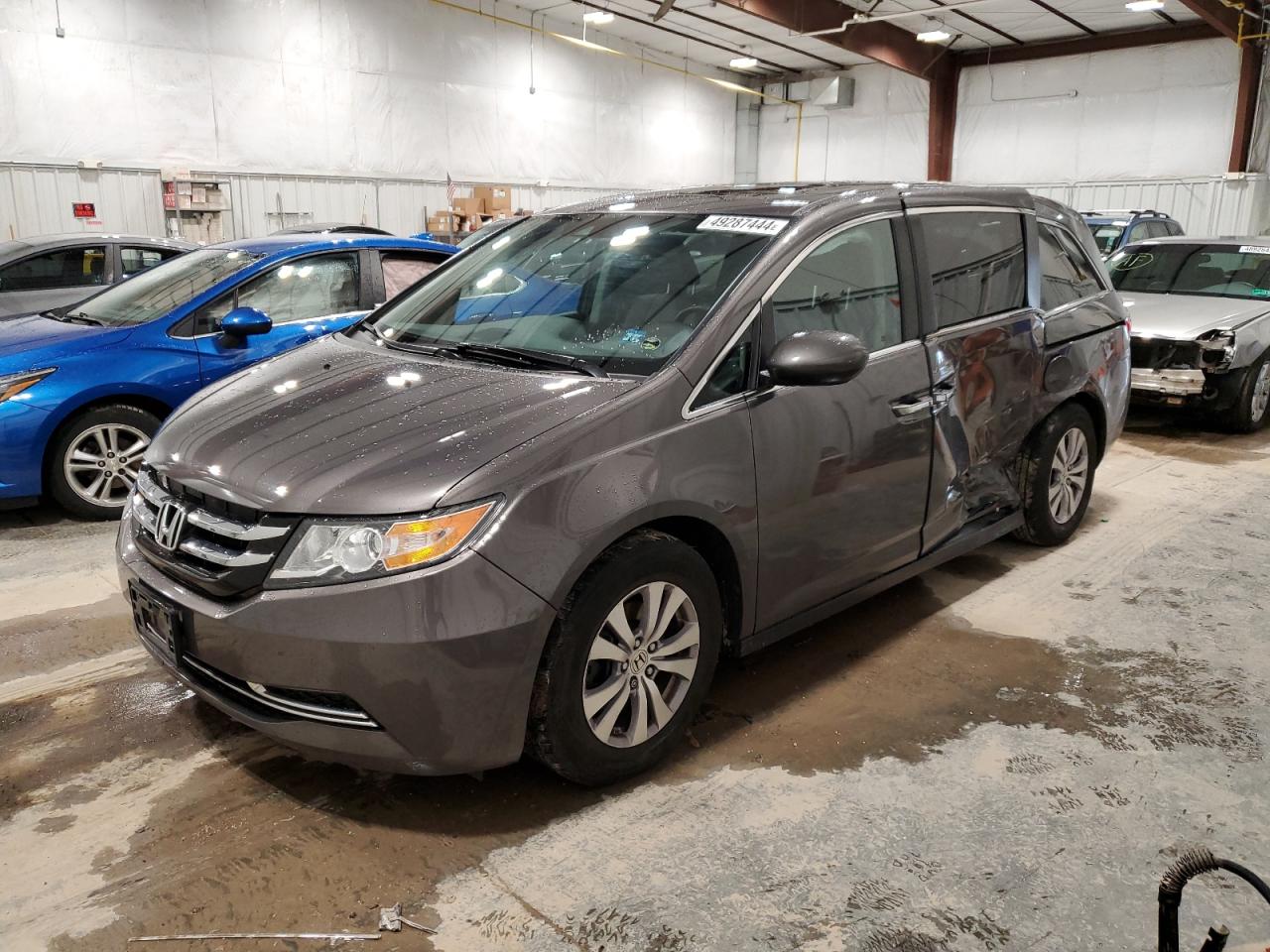 HONDA ODYSSEY 2017 5fnrl5h66hb010324