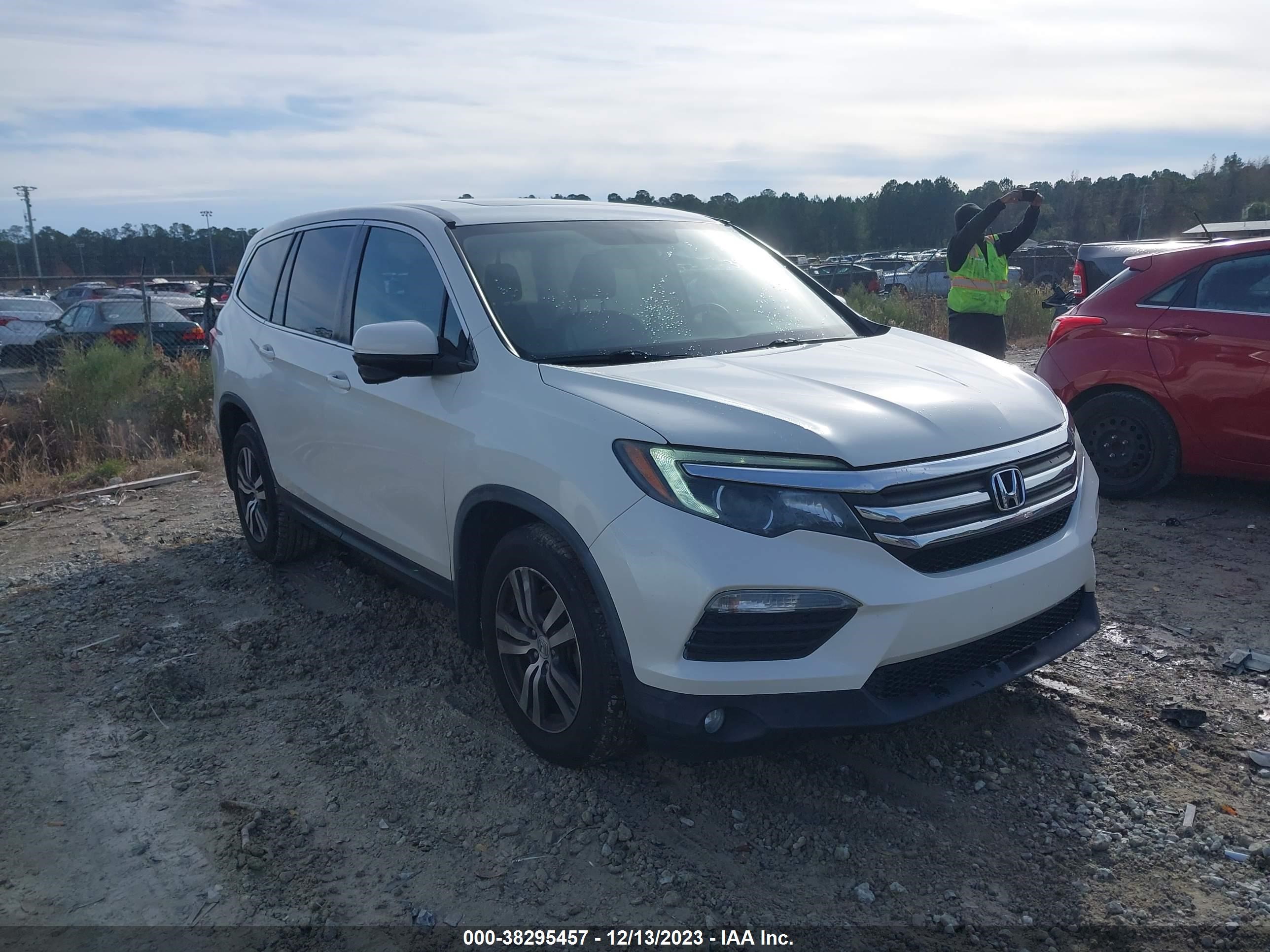 HONDA PILOT 2016 5fnyf5h72gb041418