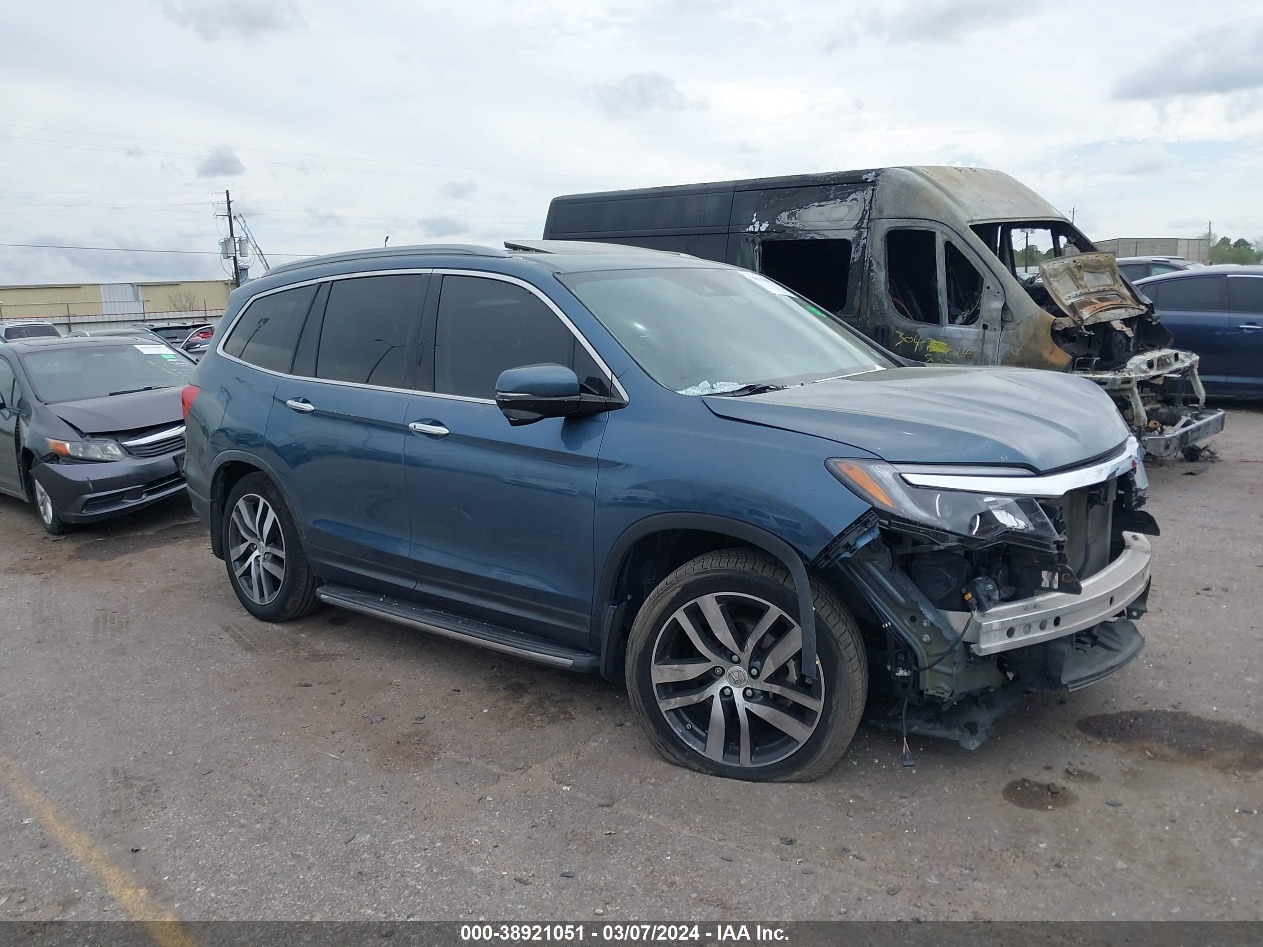 HONDA PILOT 2017 5fnyf5h90hb007142