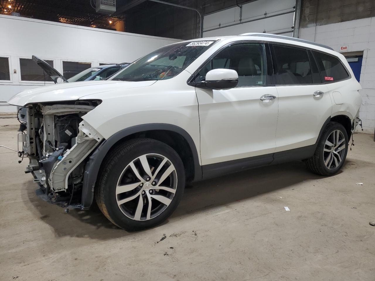 HONDA PILOT 2018 5fnyf6h02jb060714