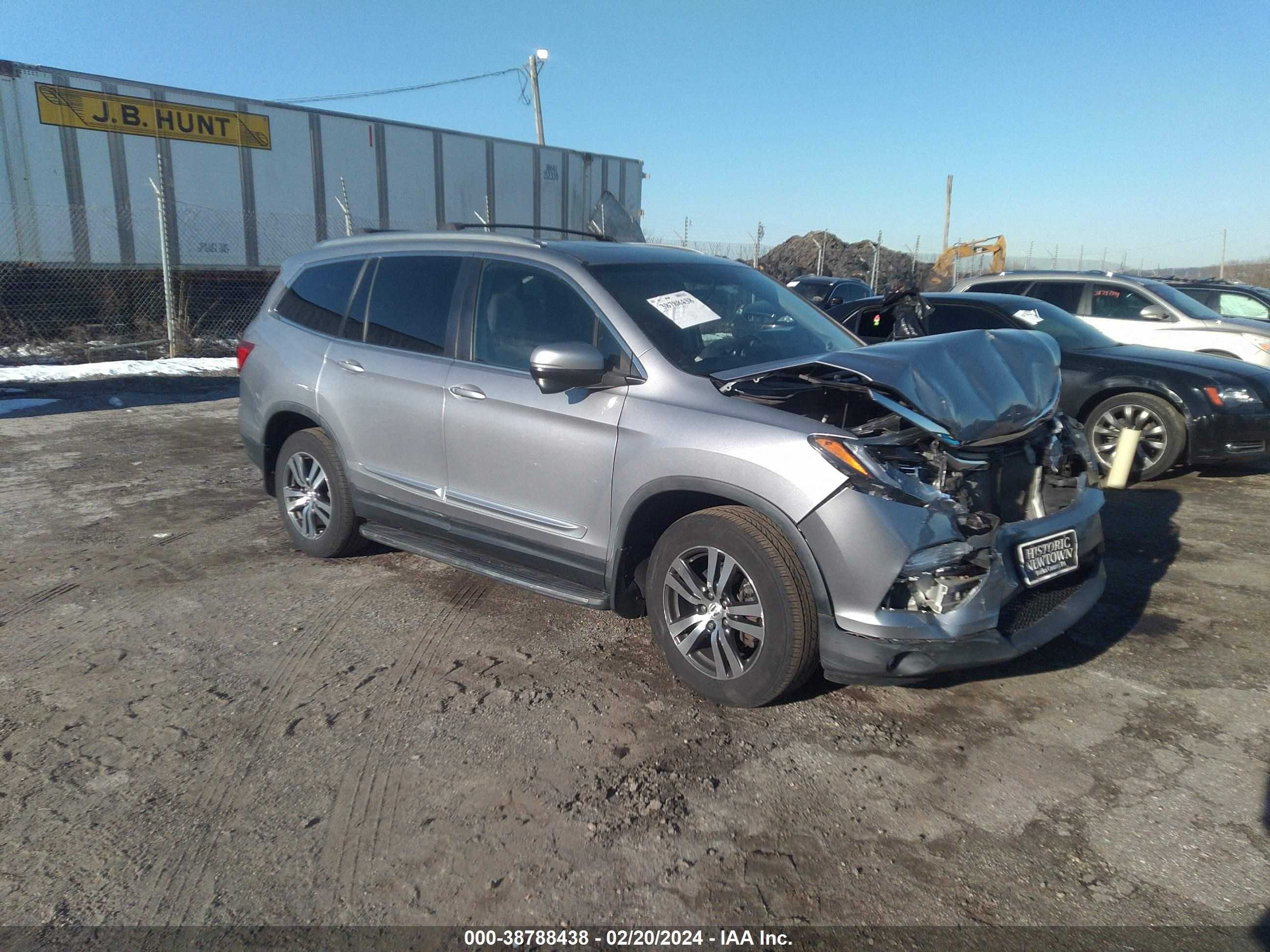 HONDA PILOT 2016 5fnyf6h82gb007395