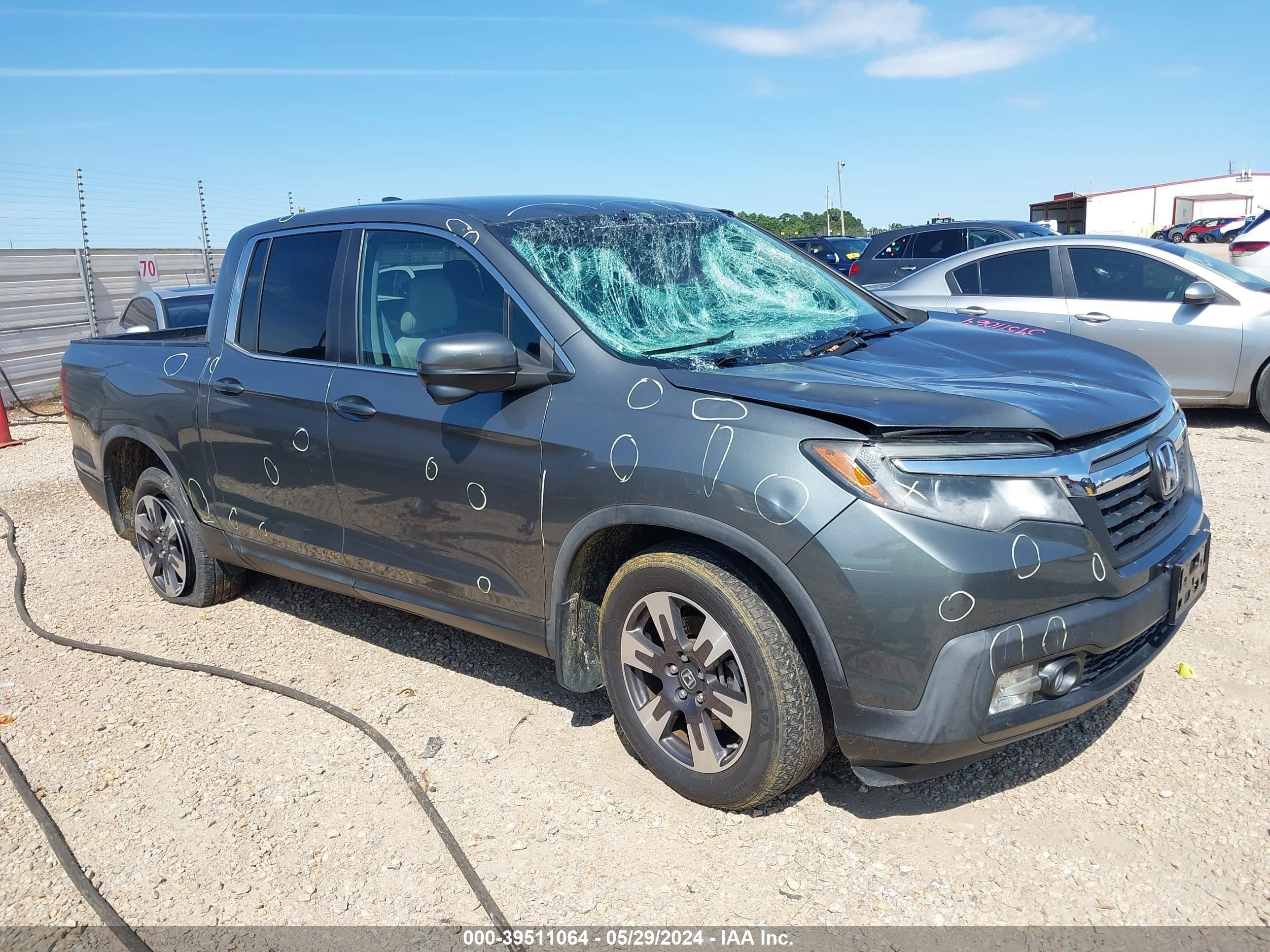 HONDA RIDGELINE 2017 5fpyk2f60hb002405