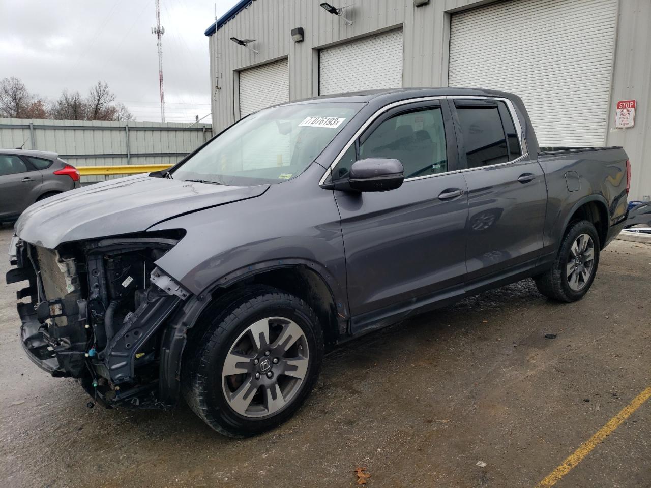 HONDA RIDGELINE 2017 5fpyk3f68hb030104