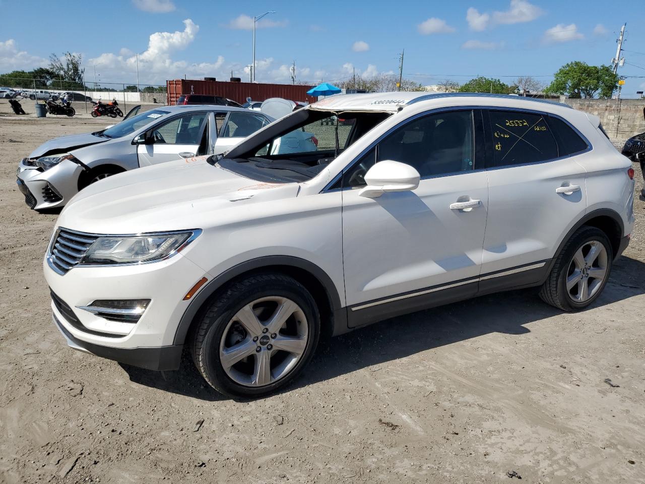 LINCOLN MKC 2018 5lmcj1c96jul00431