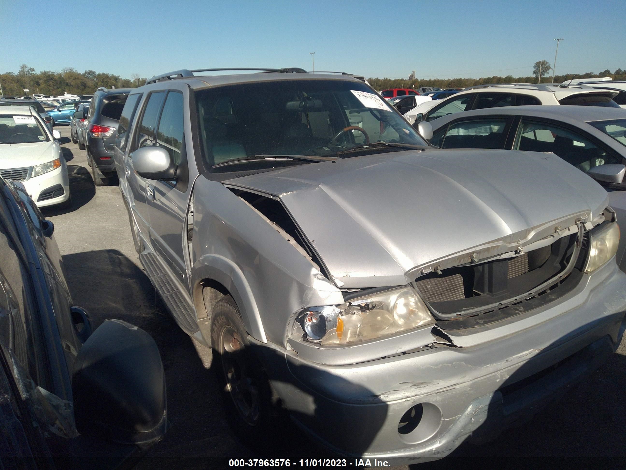 LINCOLN NAVIGATOR 2000 5lmeu27a5ylj30038