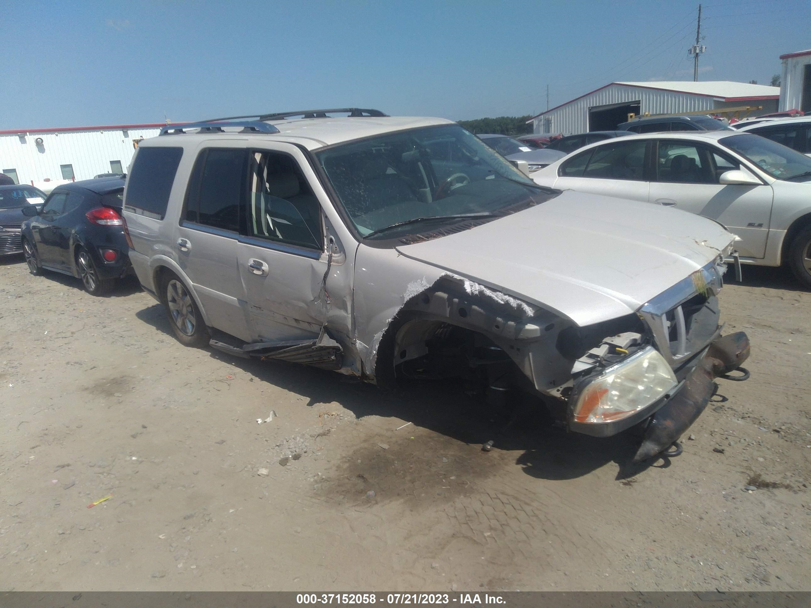 LINCOLN NAVIGATOR 2006 5lmfu27596lj14302