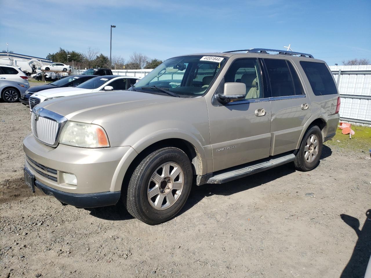 LINCOLN NAVIGATOR 2005 5lmfu28505lj12838