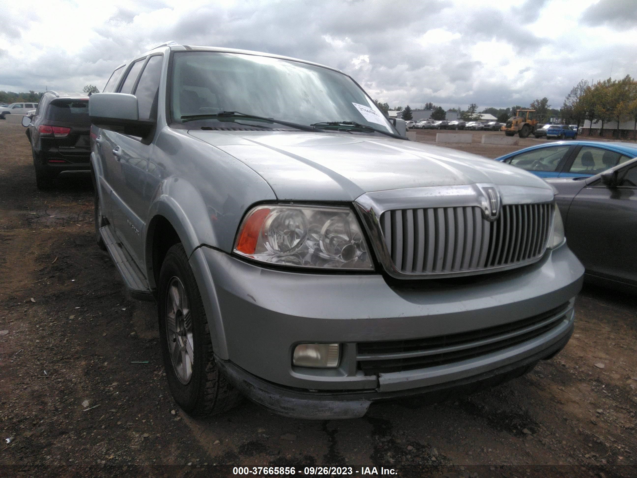 LINCOLN NAVIGATOR 2005 5lmfu28595lj09467