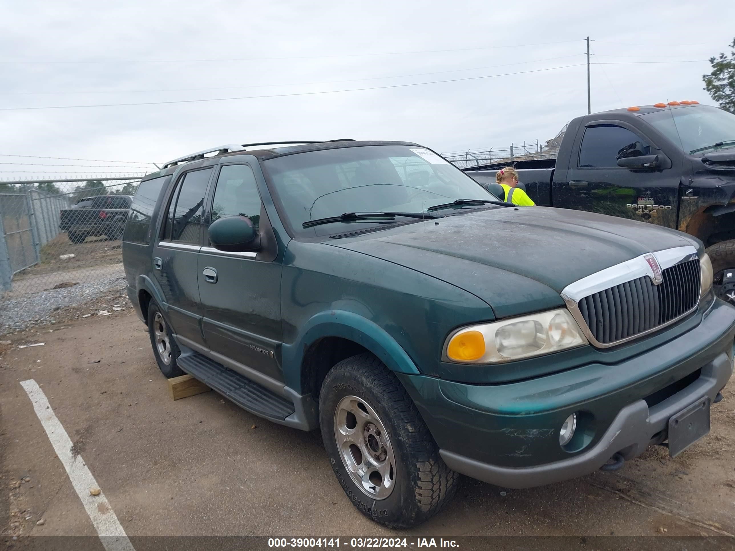 LINCOLN NAVIGATOR 2000 5lmfu28a7ylj33736